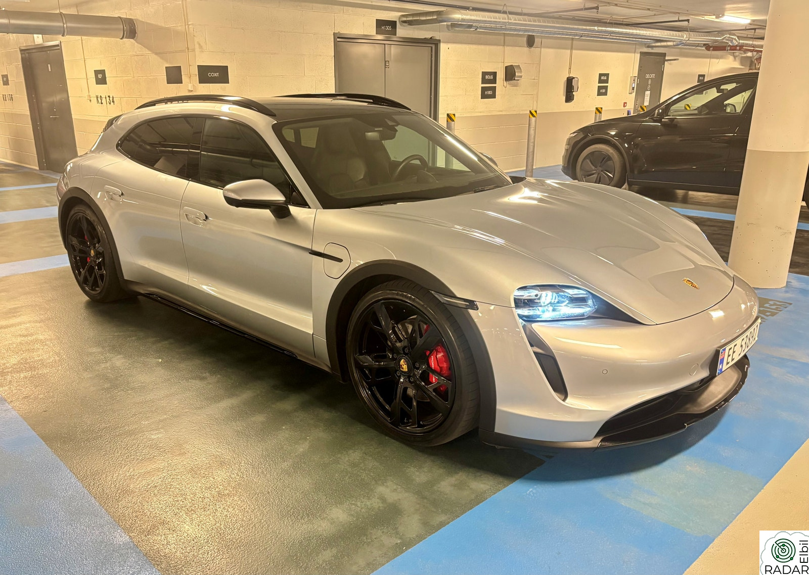 PORSCHE Taycan 4S 4S/S.Chrono/LEDMatrix/18-veis++