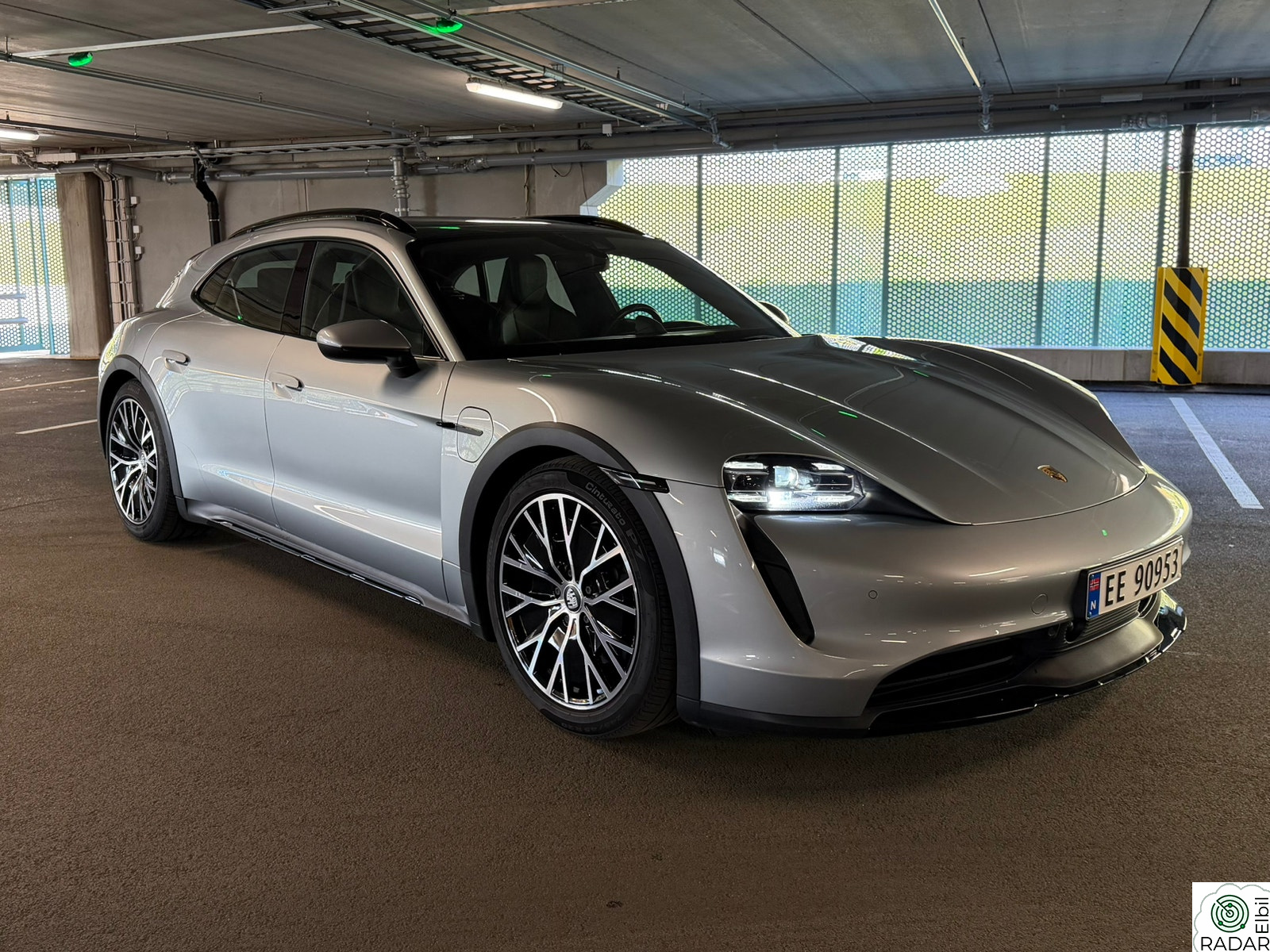 PORSCHE Taycan 4 Panorama, Bose, 18-veis ++ Nybilgaranti til 29/11-27