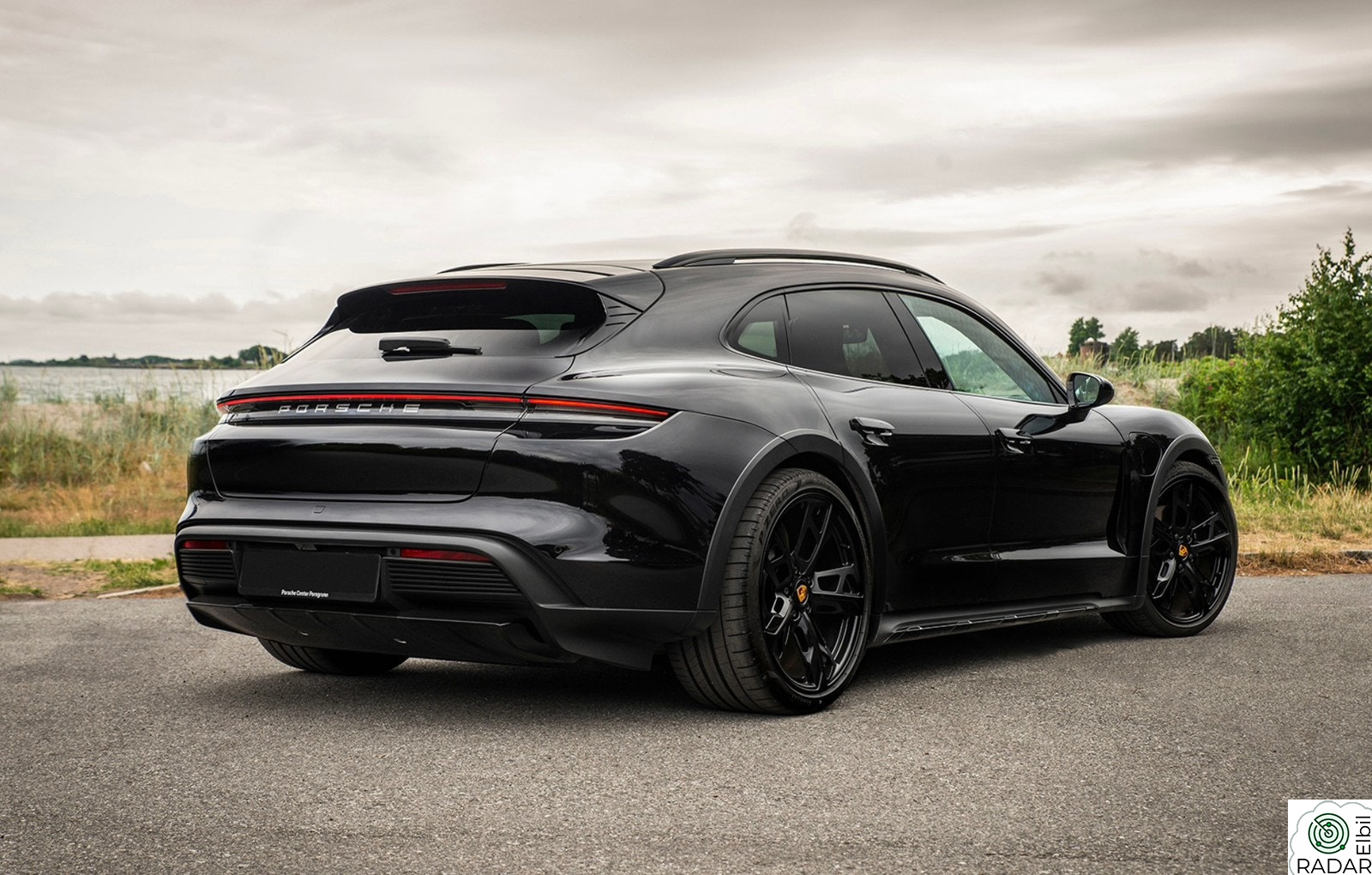 PORSCHE Taycan 4 Electric Sport Sound|Chrono|18V|Panorama|Ambient