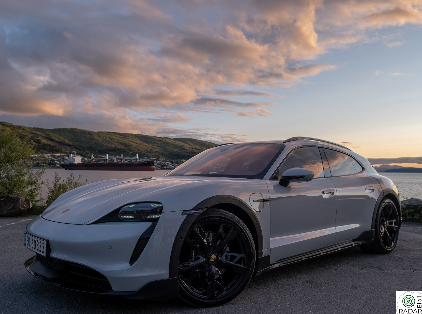 PORSCHE Taycan 4S 4S 571hk|HUD|18-veis|R.axl|Matrix|Night|Chrono|360|PTVP