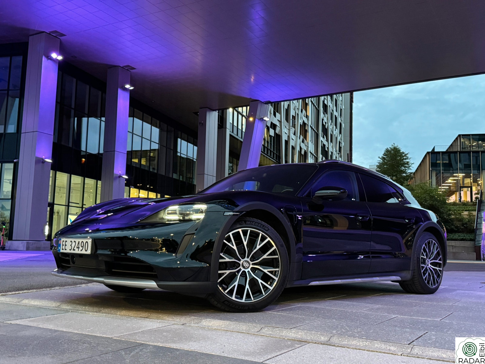 PORSCHE Taycan GTS Sport Turismo 4S Cross Turismo