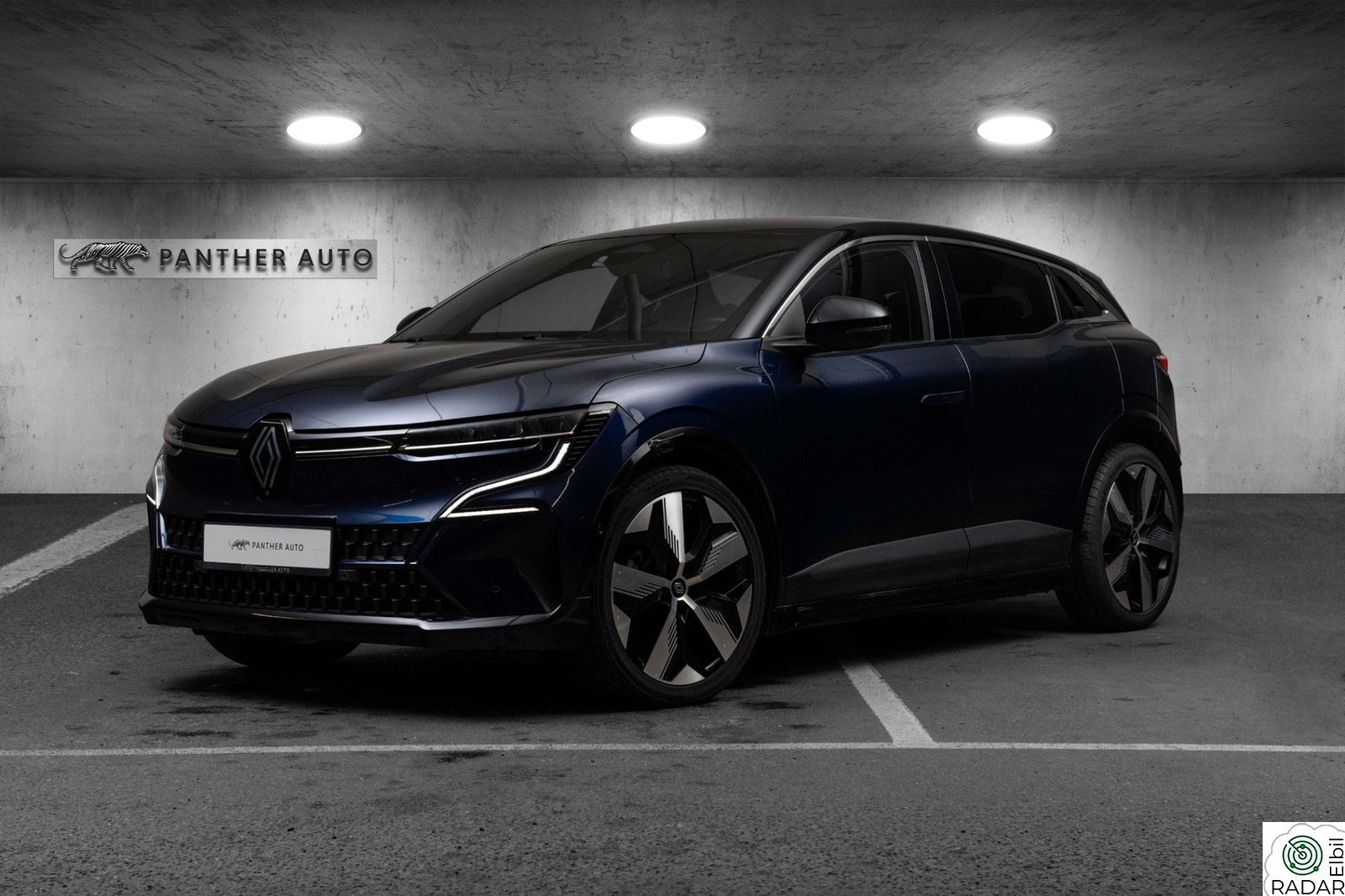 RENAULT MEGANE E-TECH ELECTRIC 60 kWh | 360° kamera | ACC | LED | Rattvarme