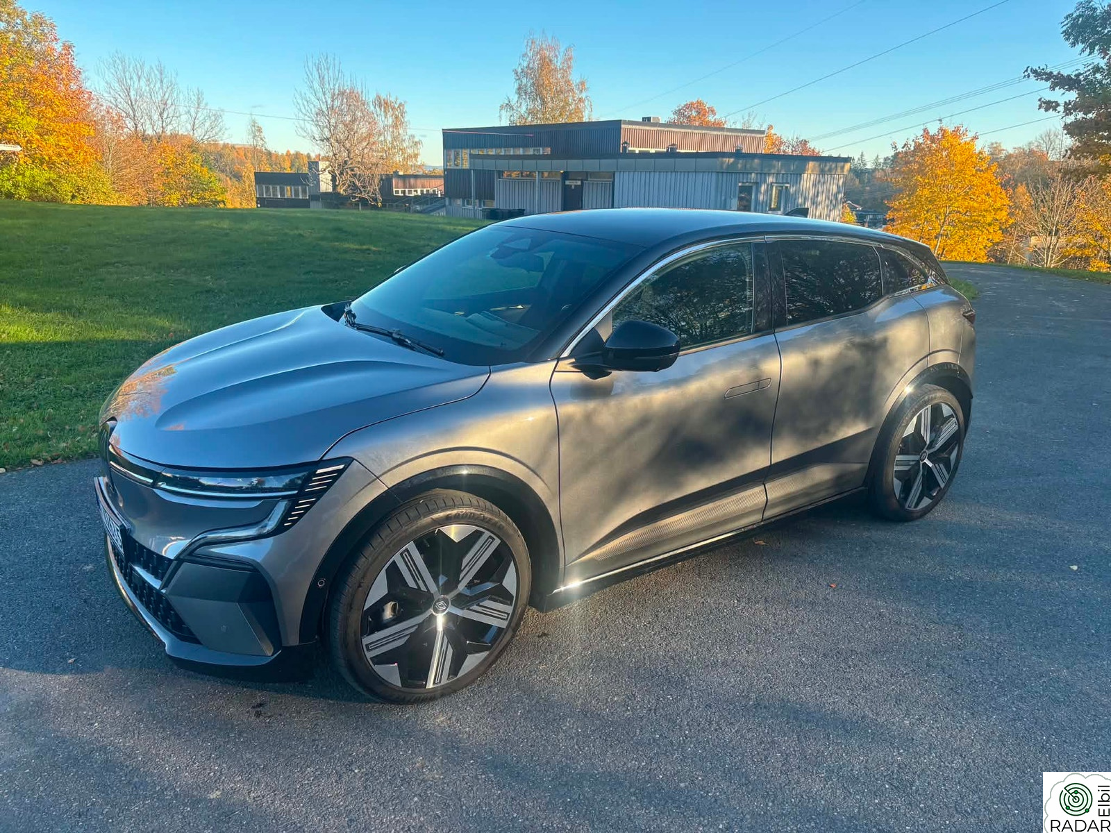 RENAULT MEGANE E-TECH ELECTRIC ICONIC 2023 - Topputgave - Nybilsgaranti