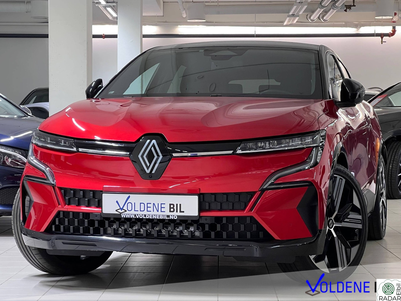 RENAULT MEGANE E-TECH ELECTRIC ICONIC// HF-MASSASJE-360-H/K-SKINN-ACC-CARPLAY-BLIS-LED