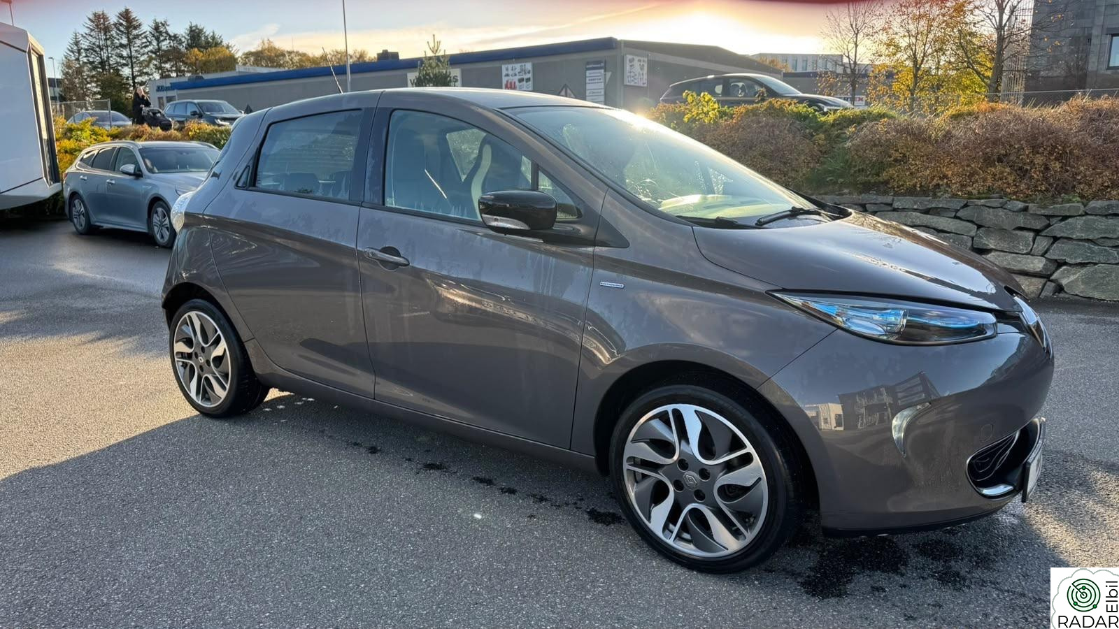 RENAULT ZOE 41kWh/300KM/EU 03.28/NAVI/R.KAM/L.KABBEL/S+V++