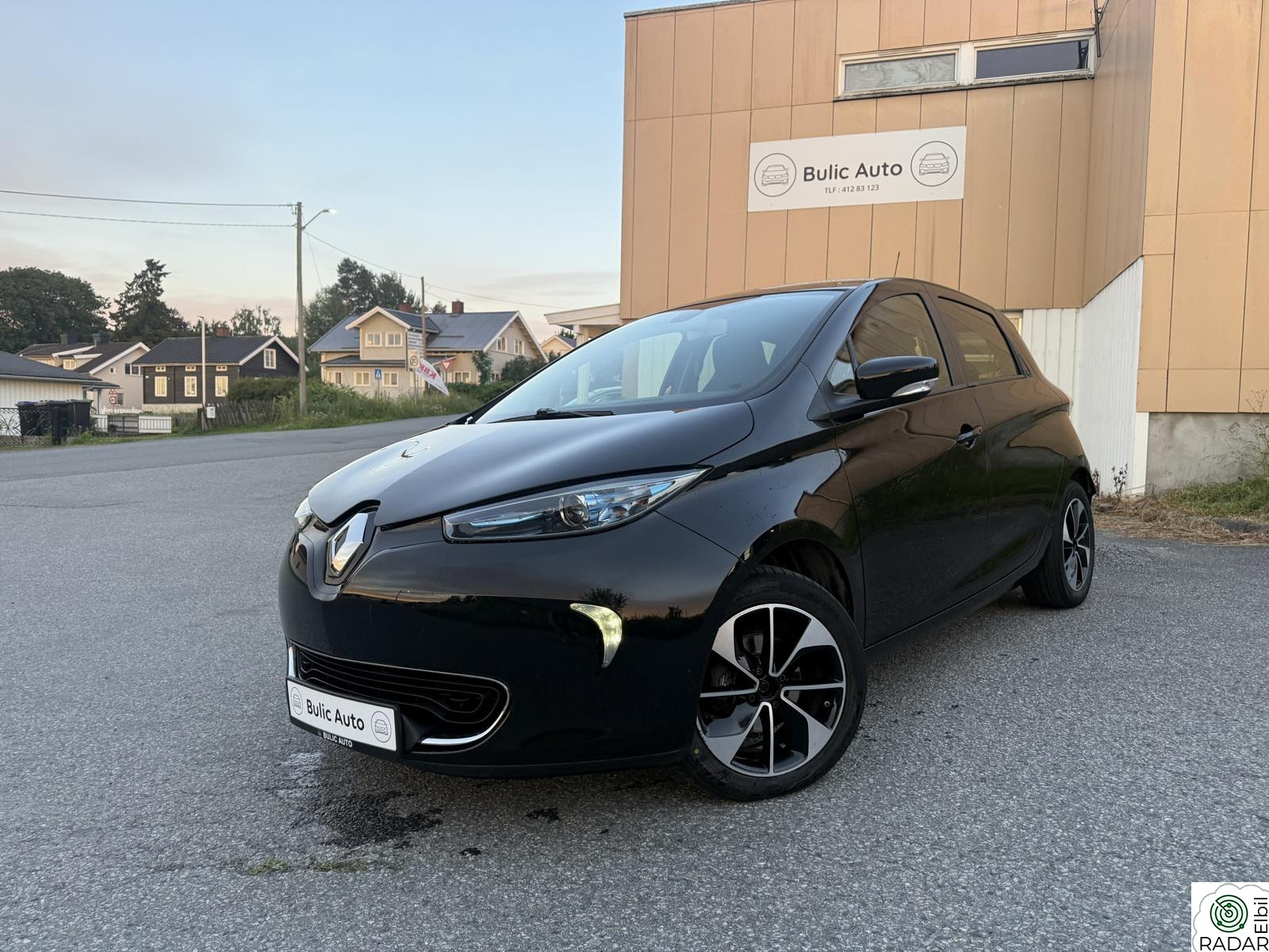 RENAULT ZOE ZE 40 WLTP 300KM / NY SERVICE / EU AUGUST 27 / PEN BIL!
