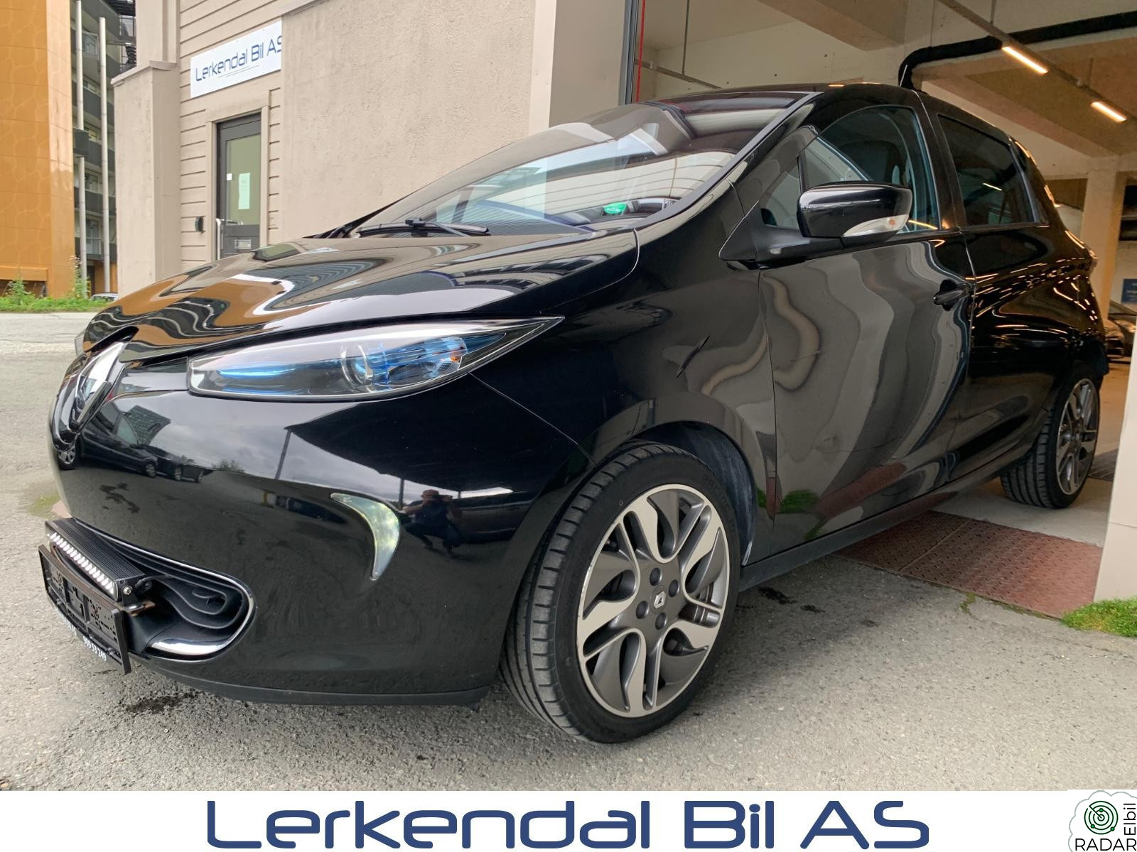 RENAULT ZOE Intense, RKAMERA, NAVI, KEYLESS, CRUISE, ISOFIX, USB,