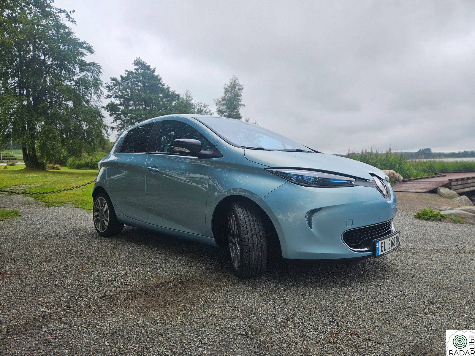 RENAULT ZOE intens easy charge / Kupevarmer / R-kamera / ++