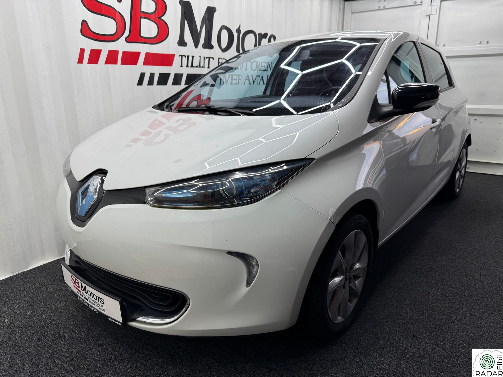 RENAULT ZOE Ryggekamera | EU-OK 09.26 | Navi | DAB | 2Hjulsett+