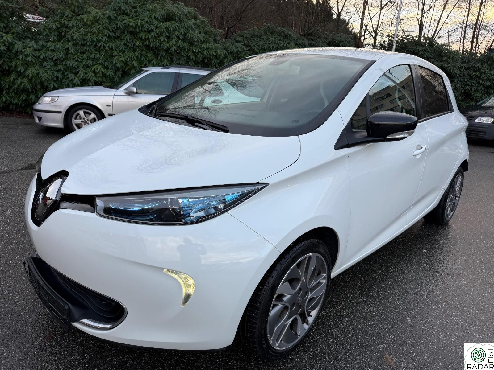 RENAULT ZOE ZE 22kWh Intens 88Hk R-Kam DAB Navi Cruise Isofix V-P++