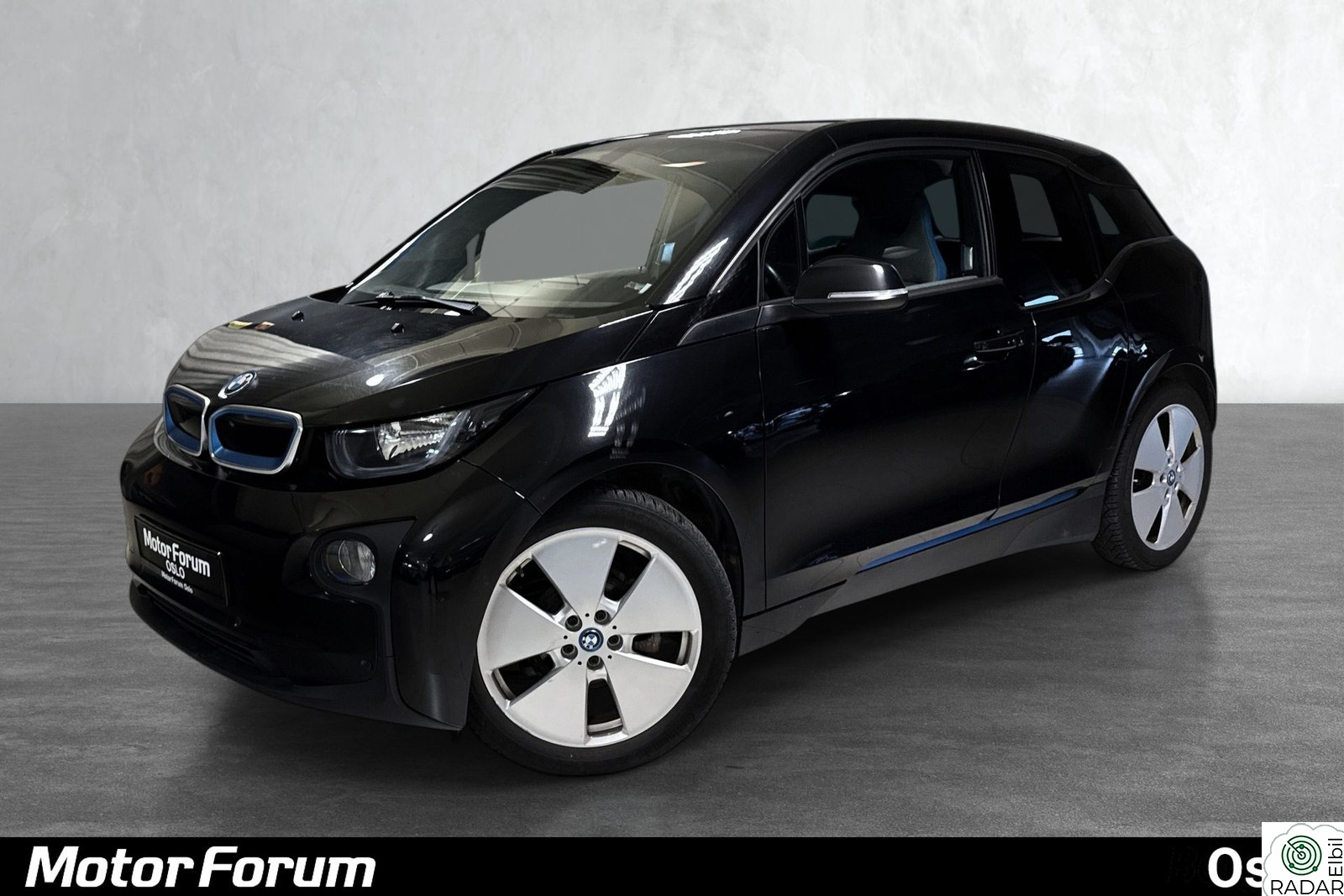 BMW I i3 – Varmepumpe, hurtiglading og ryggekamera