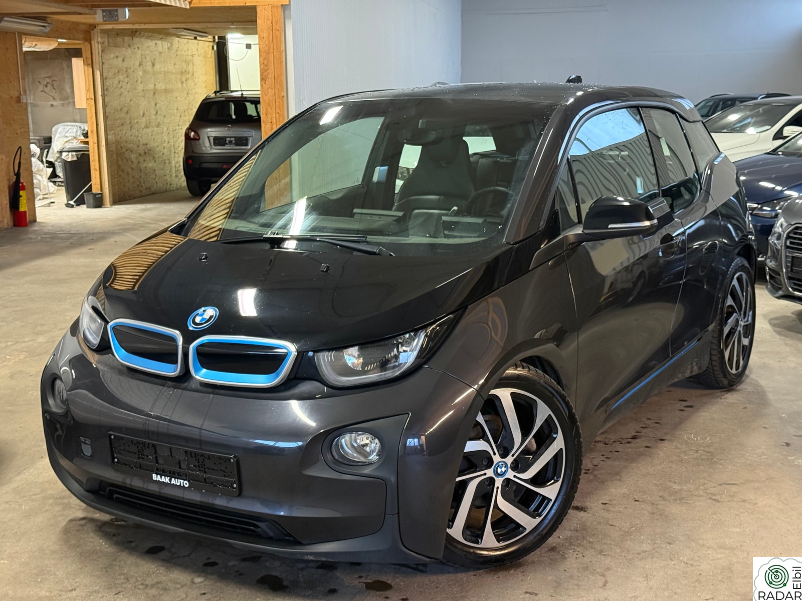 BMW i3 Bluetooth + Navi + DAB + Keyless + Parksensor++