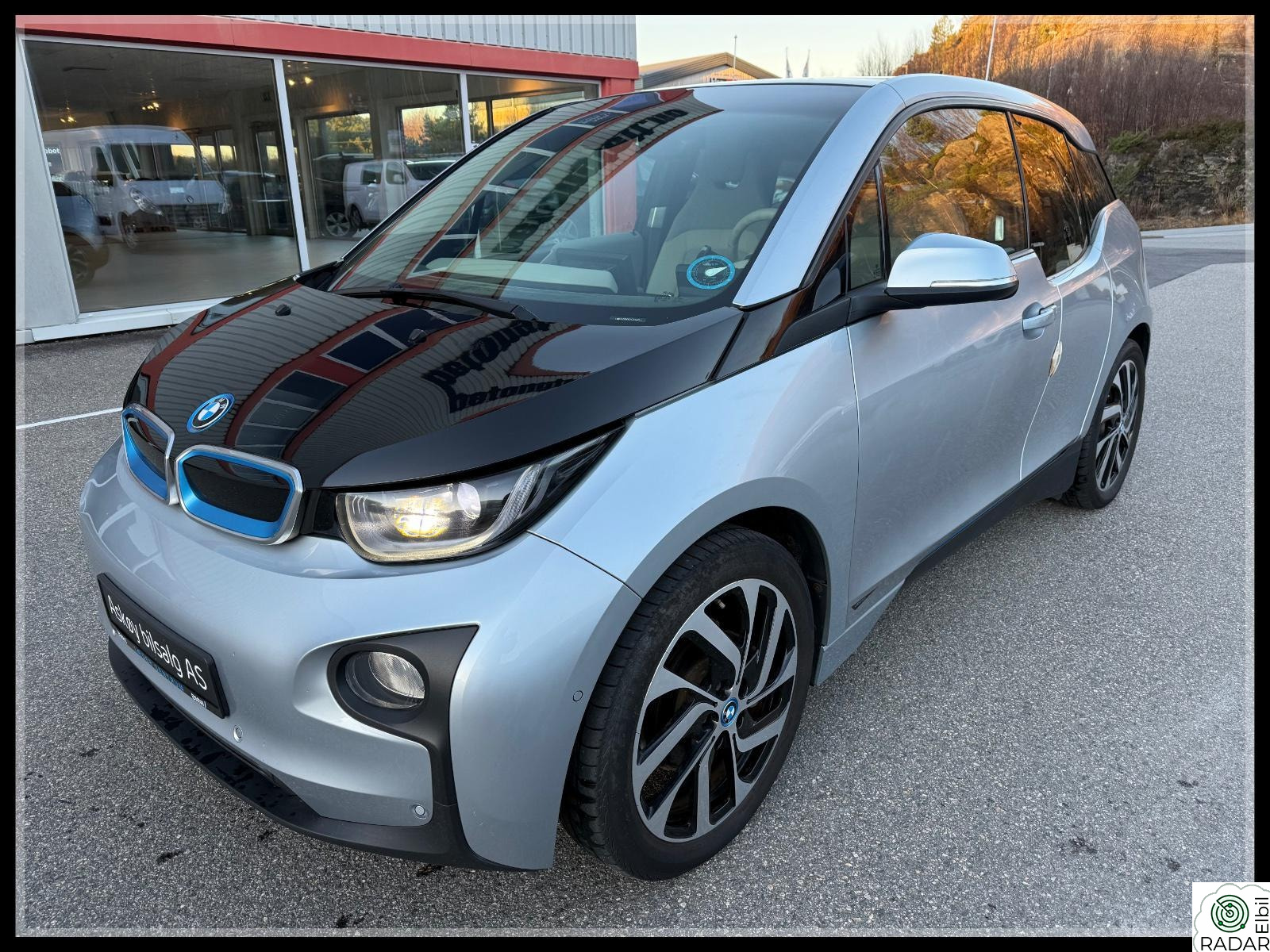 BMW i3 60ah Rygge! Harman Kardon! Hurtiglading! Navi! Delskinn