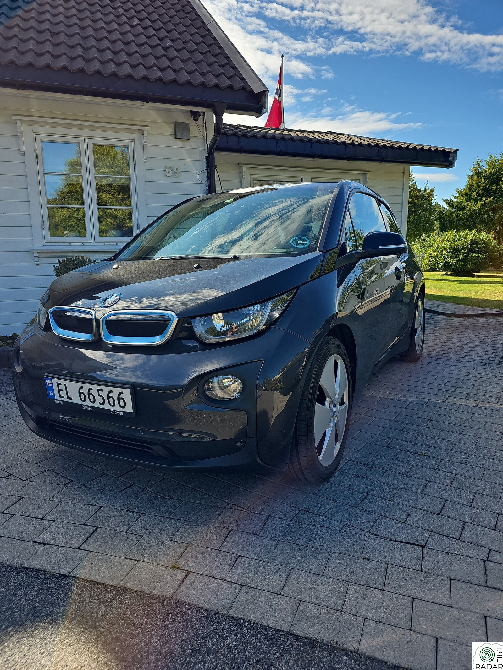 BMW i3 Hel og fin BMW i3 med bra dekk og bremser