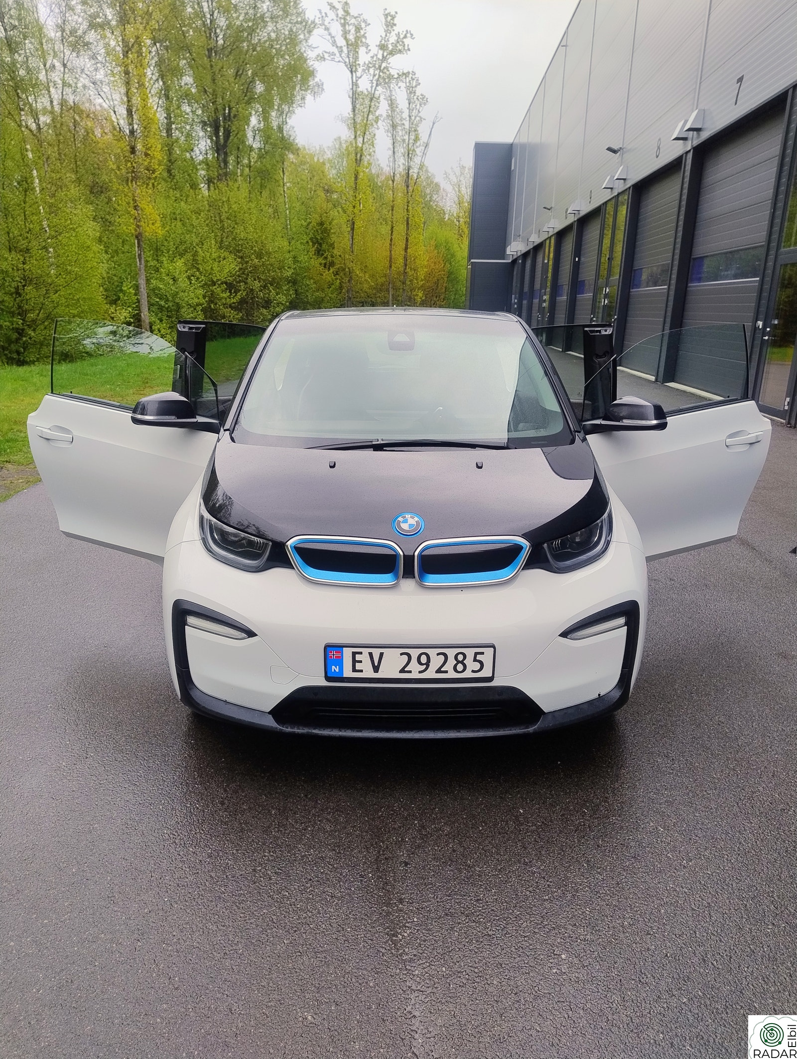 BMW I i3 120Ah Charged Professional, eu2028, nye piggdekk