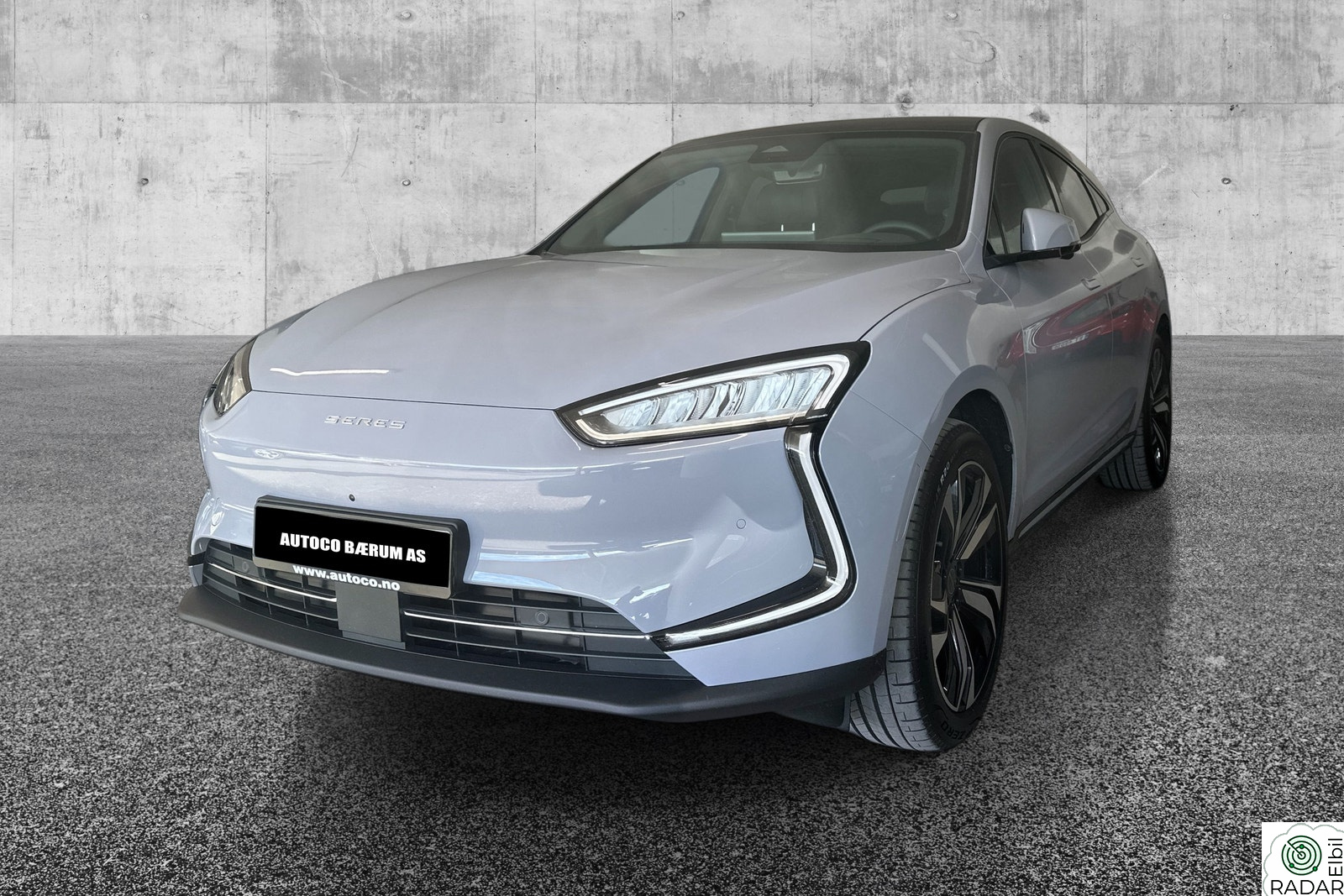 SERES 5 SF Premium 4x4 skinn headup massasje