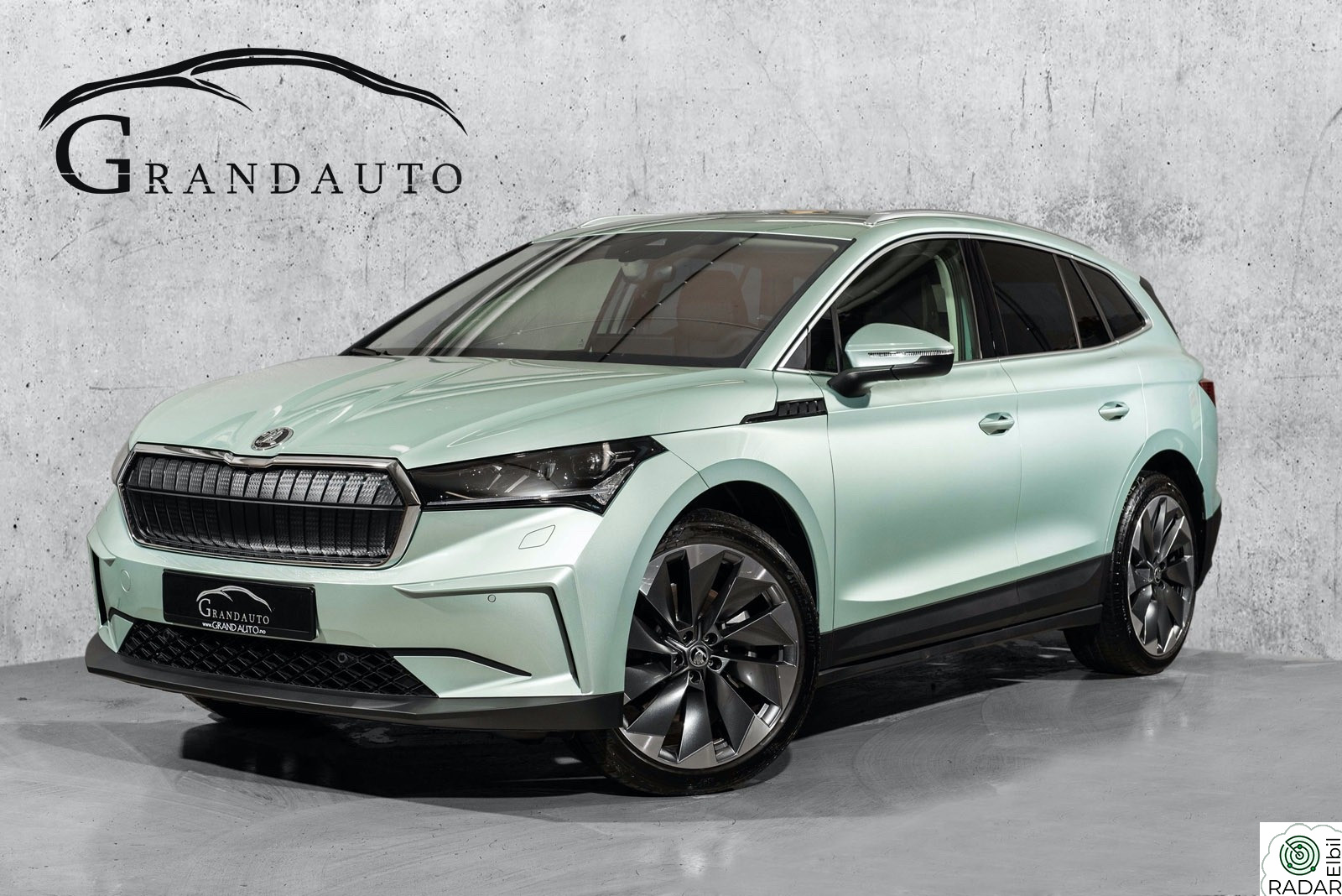SKODA ENYAQ 80 iV 80 SUITE SKINN ACC KROK MATRIX KAMERA MEMORY DAB++++