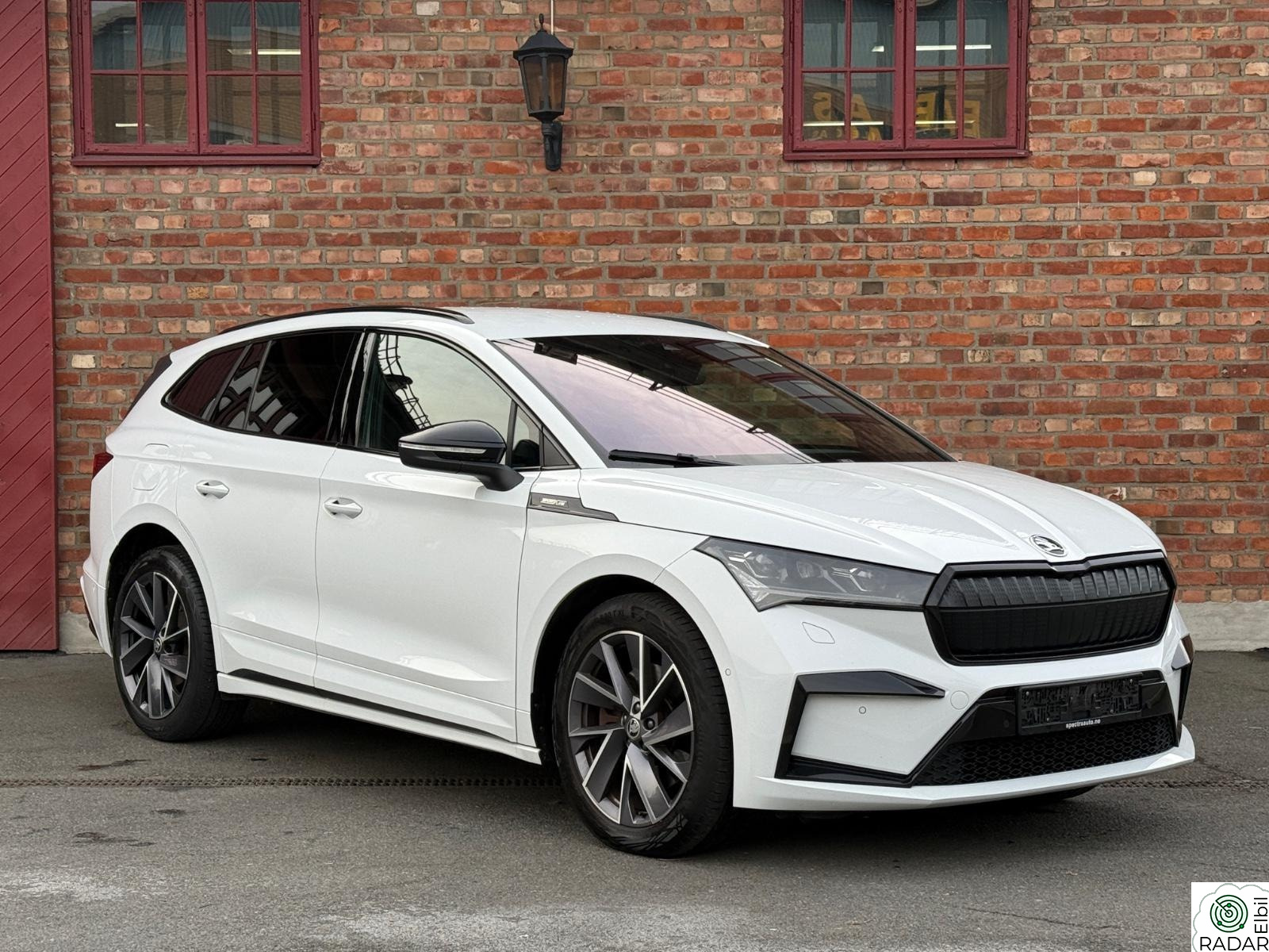 SKODA ENYAQ 80 80 Sportline, Fører-, Infotainment-, Park.pakke+, Krok