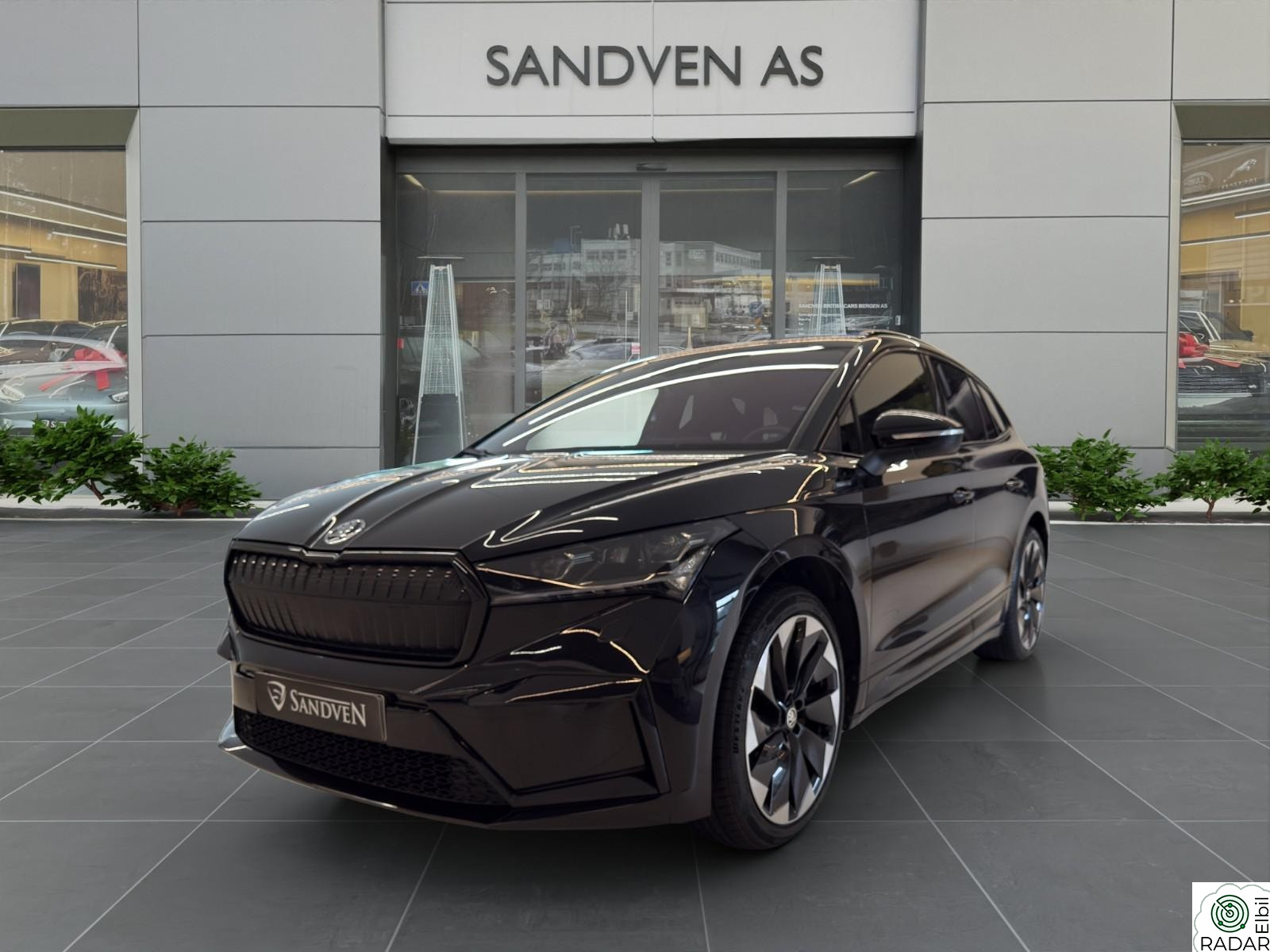 SKODA ENYAQ 80 IV80 Sportline /Godt utstyrt/Pano/Krok/ACC/S&V/Norsk
