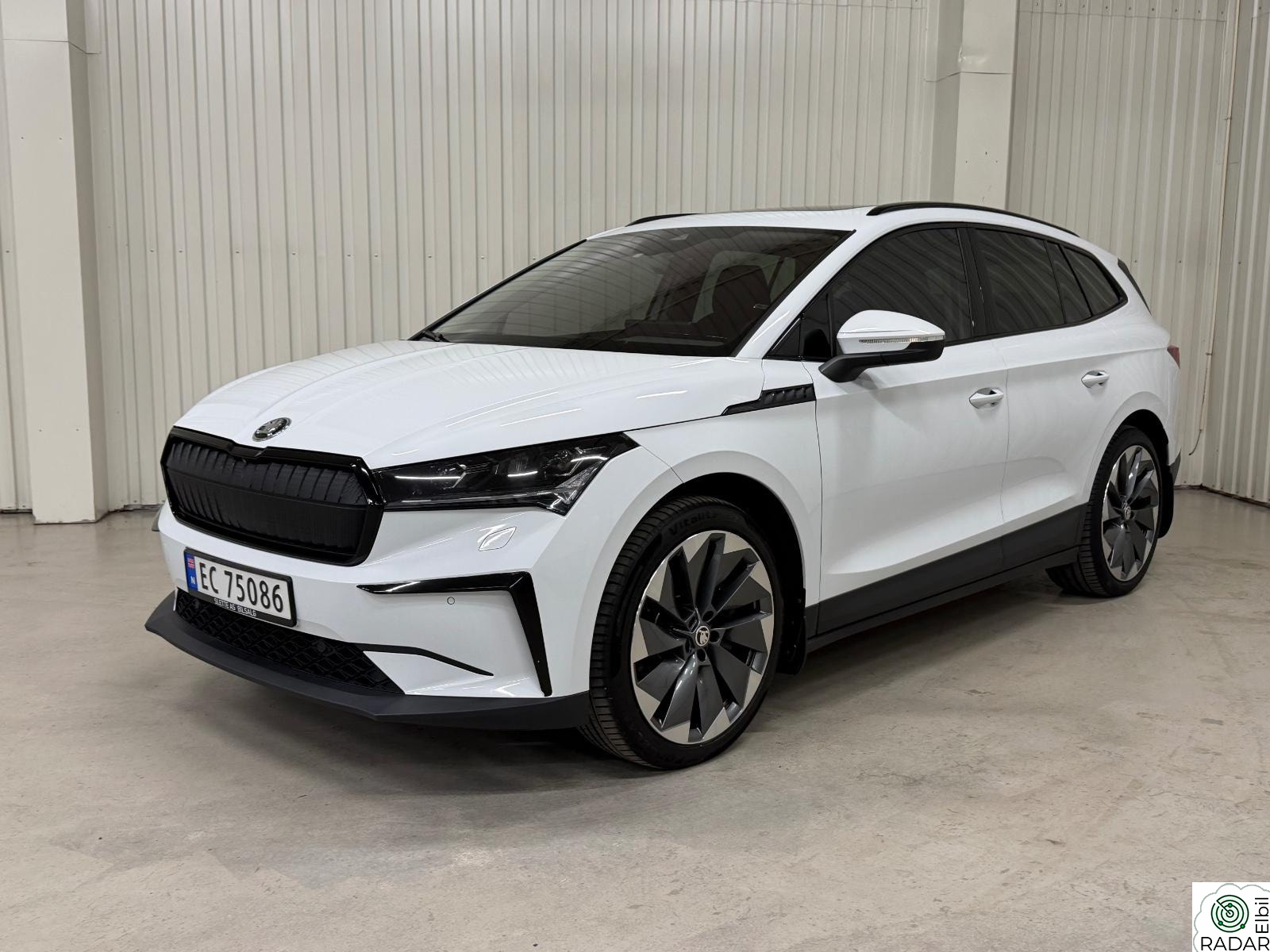 SKODA ENYAQ 80 iV80 CarPlay 360kam Krok Pano ACC HUD Skinn++