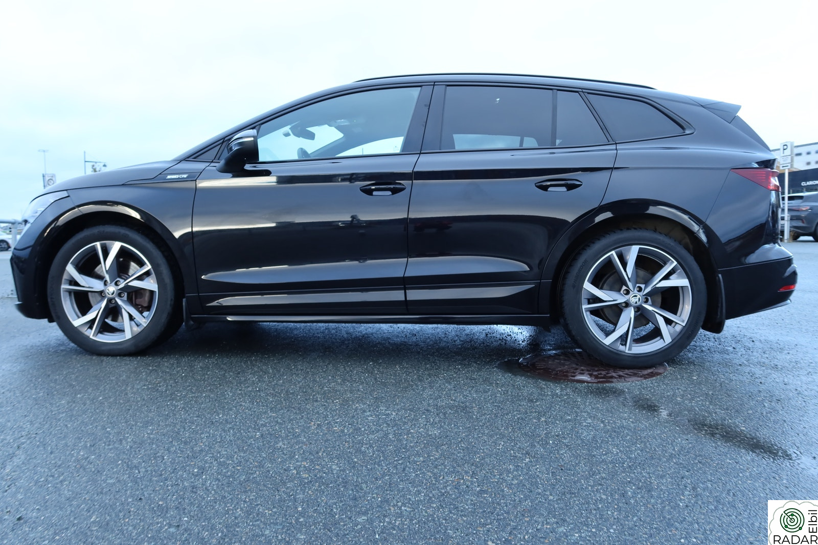 SKODA ENYAQ 80X iV80x Sportline - 1. gang registrert 08.11.2023
