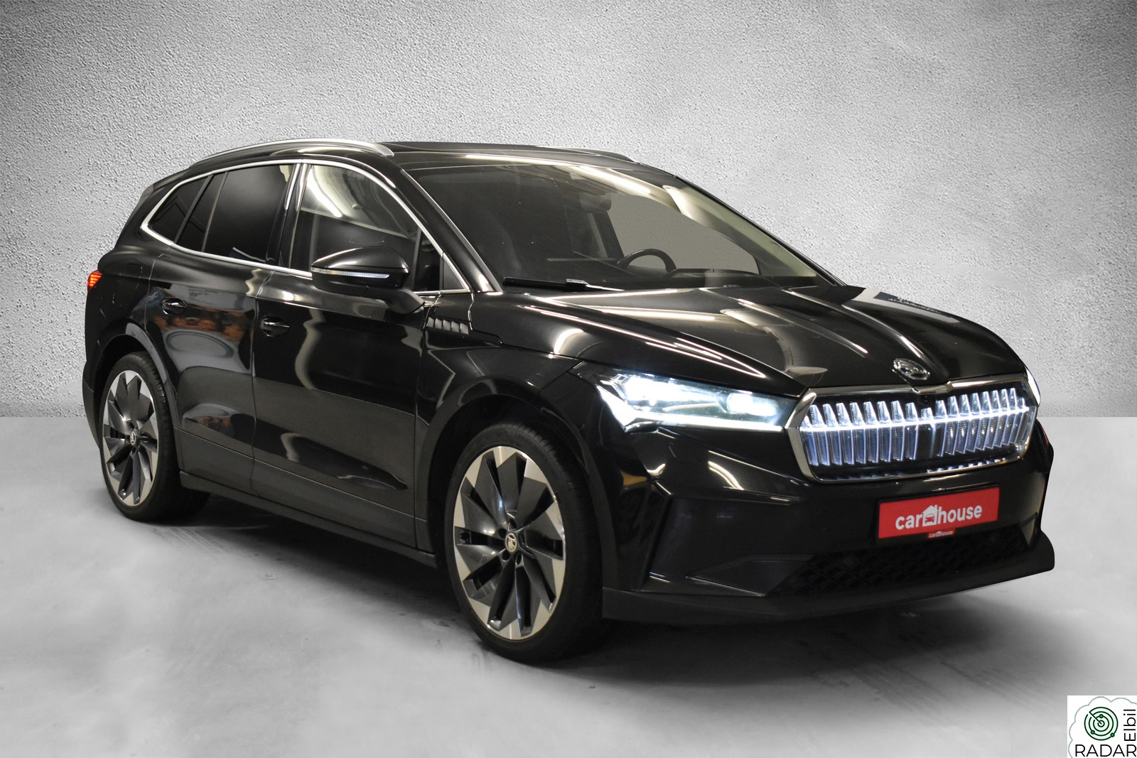 SKODA ENYAQ 80X IV80X CRYSTAL-FACE SOH90% HUD R.KAM SKINN PANO GARANTI