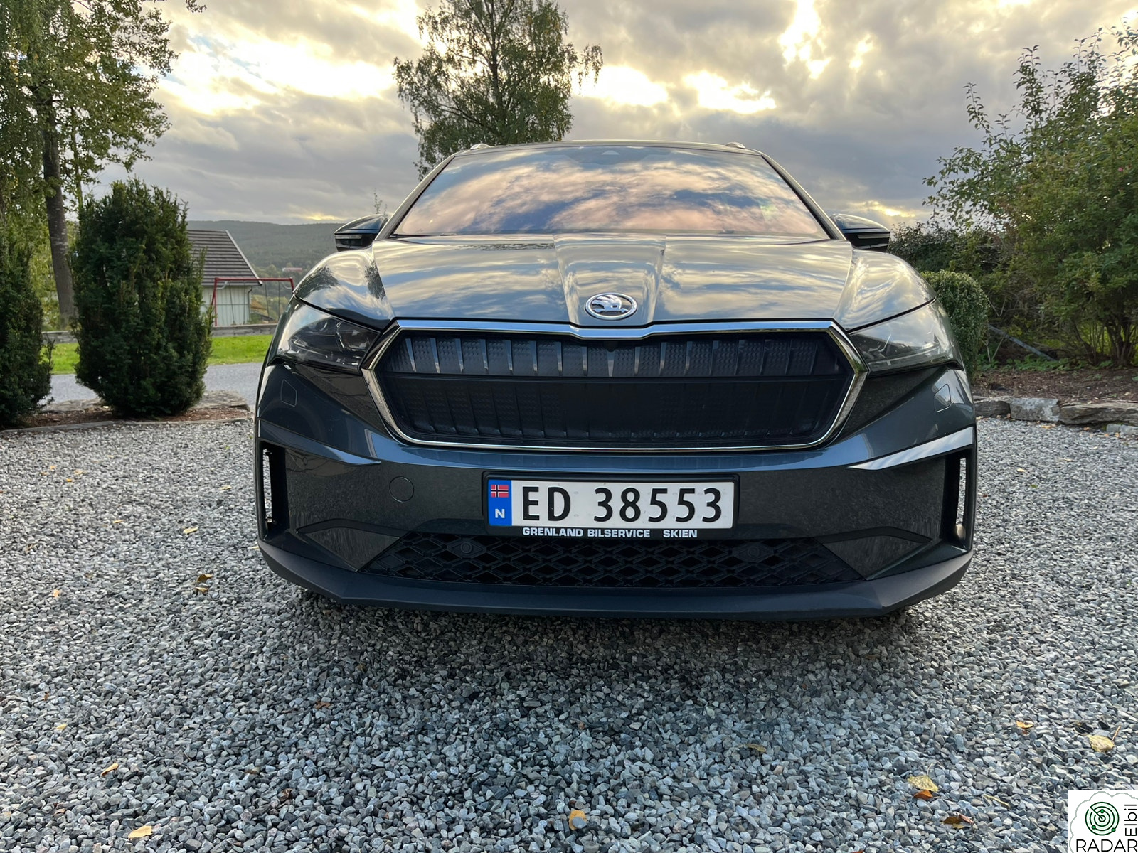 SKODA ENYAQ 80X IV80X Hengerfeste / ACC / Ambient / Matrix / Memory