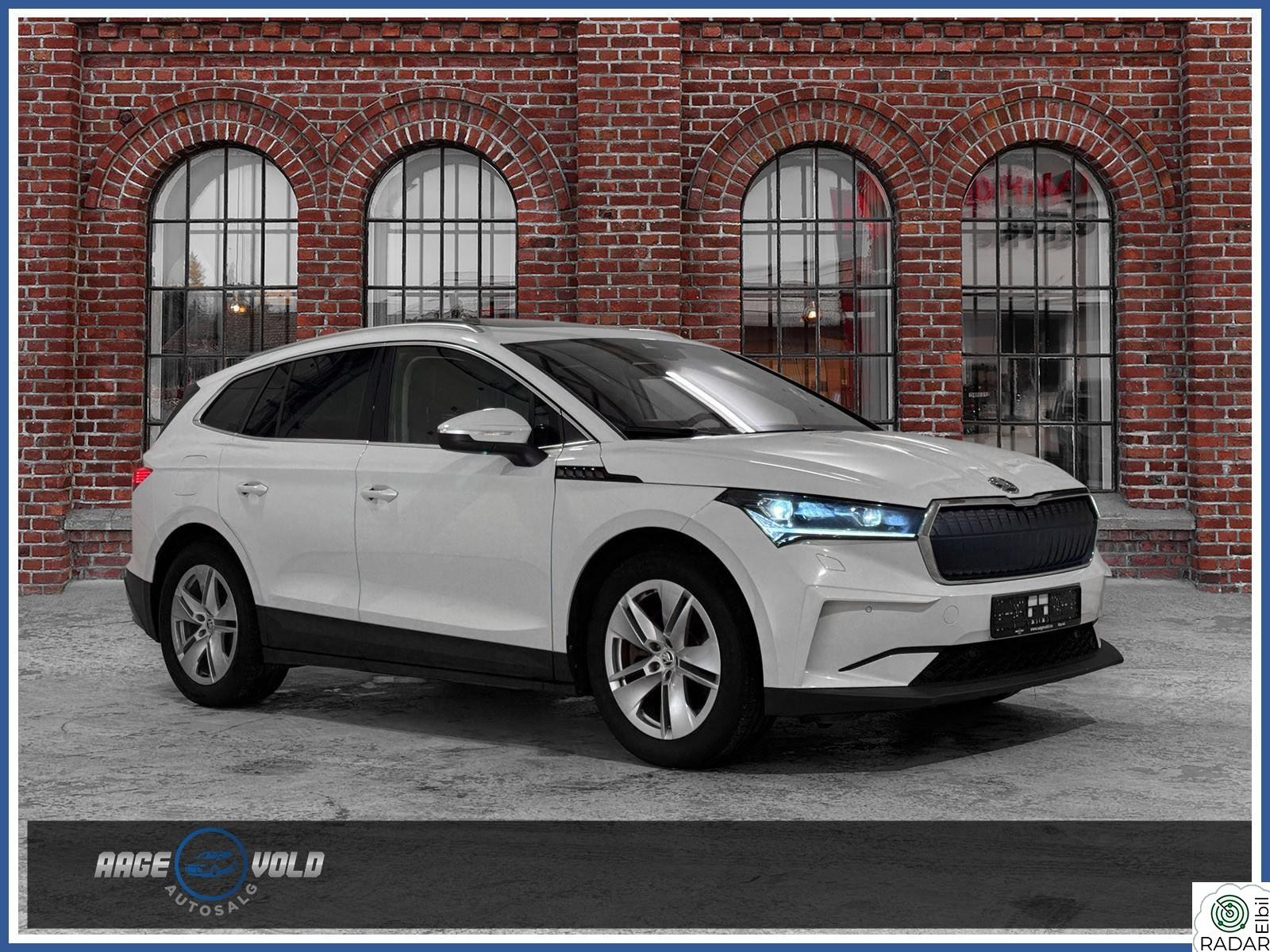 SKODA ENYAQ 80X 80X 4WD - Panoramatak - Helskinn - Krok - Matrix LED -