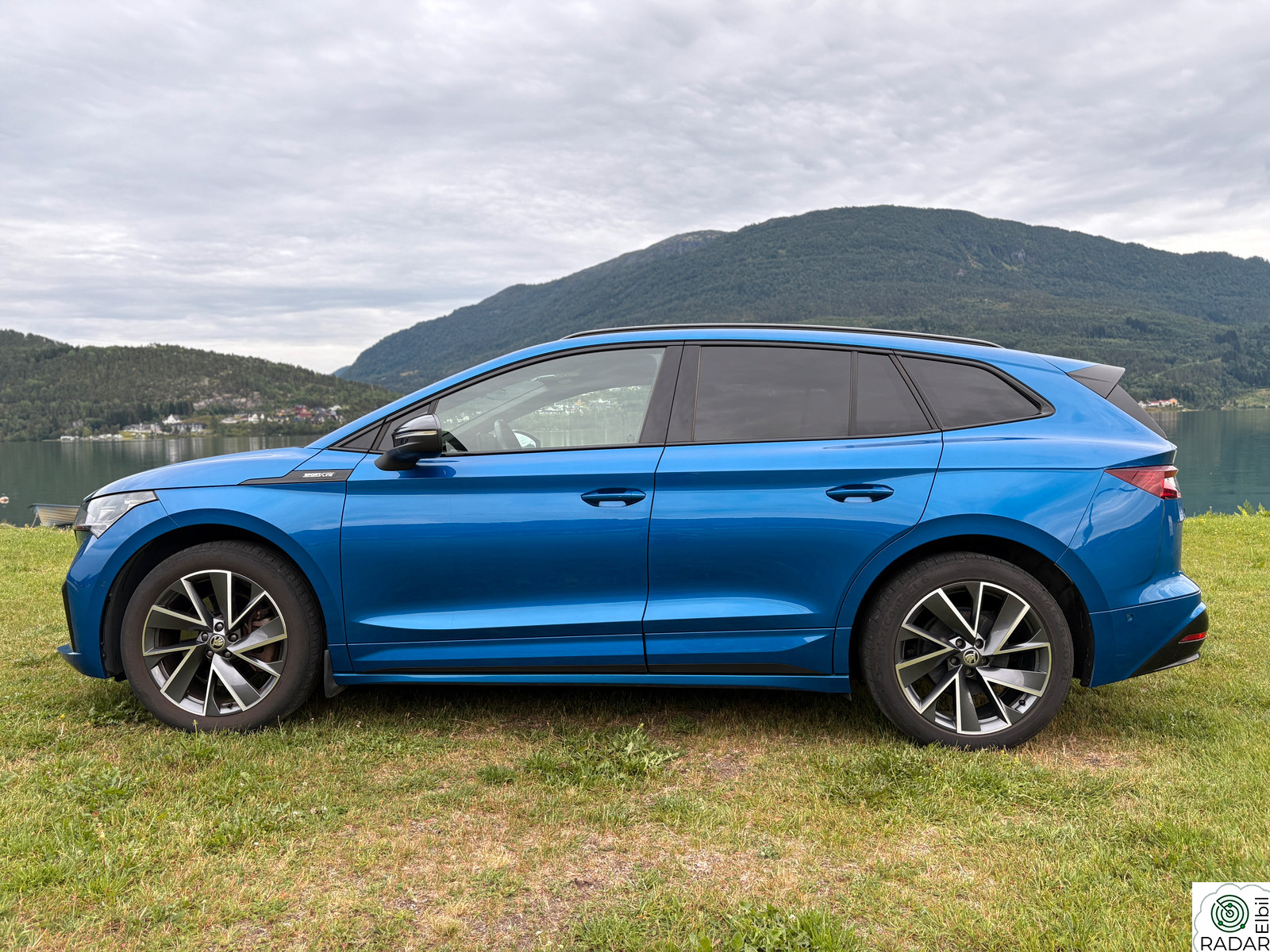 SKODA ENYAQ 80X 80X-SPORTLINE-HFESTE-PANORAMA-FULLUTSTYRT-VELHOLDT