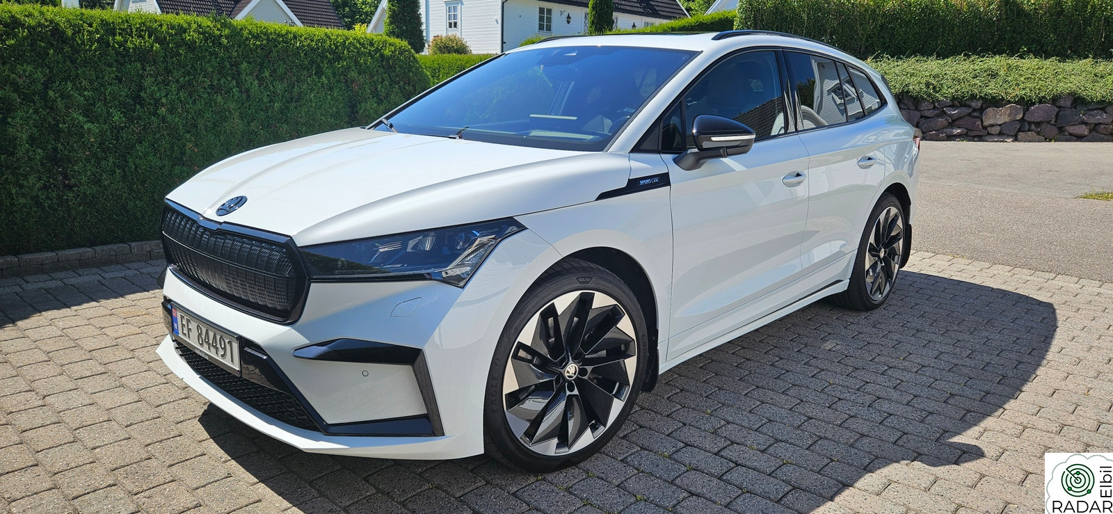 SKODA ENYAQ 80X Skoda Enyaq iV80X Sportline 4x4 Pano Canton Hengerf 21"