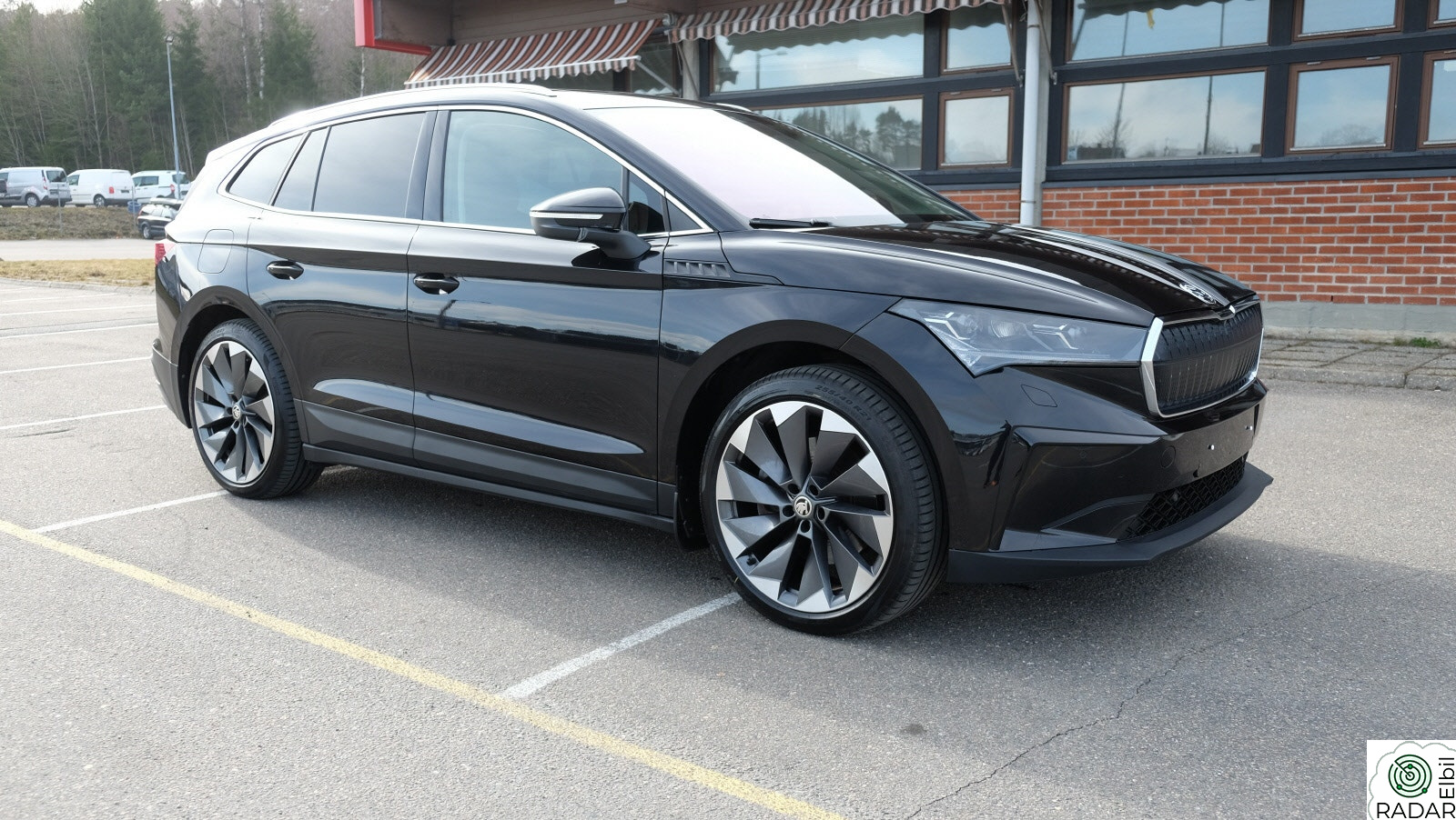 SKODA ENYAQ 80X iv 80x Pano,R.kam,Krok,Skinn++