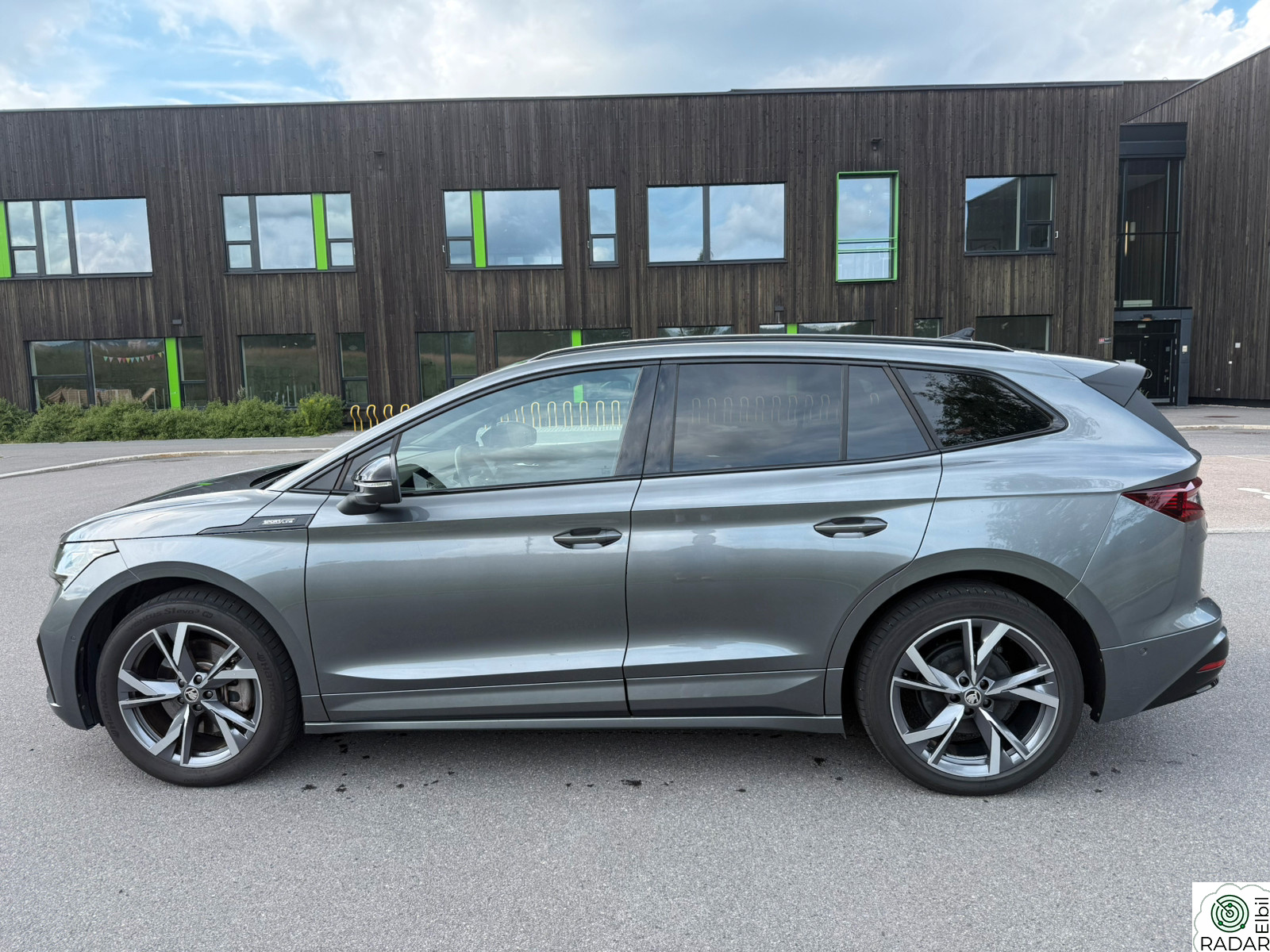 SKODA ENYAQ 80X IV80X Sportline Ultra DCC/HEAD-UP/2XEL.STOLER/PANO/KROK