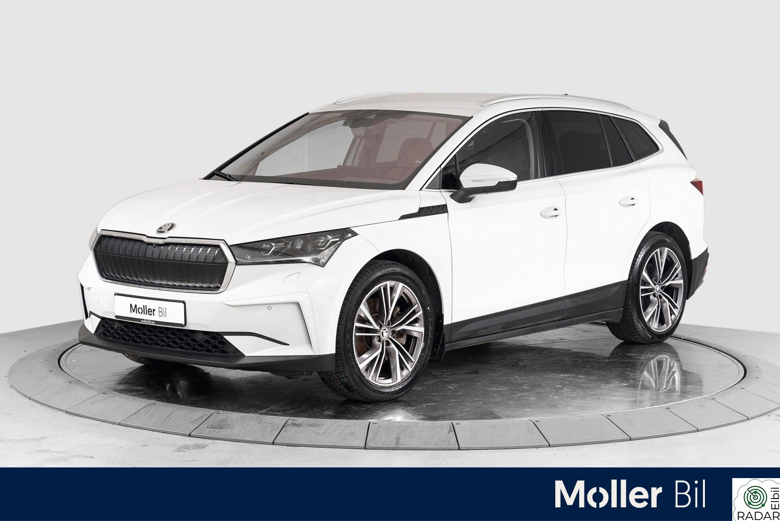 SKODA ENYAQ 80X iV 80x - 360kam, HUD, Krok, Matrix, Skinn, Navi