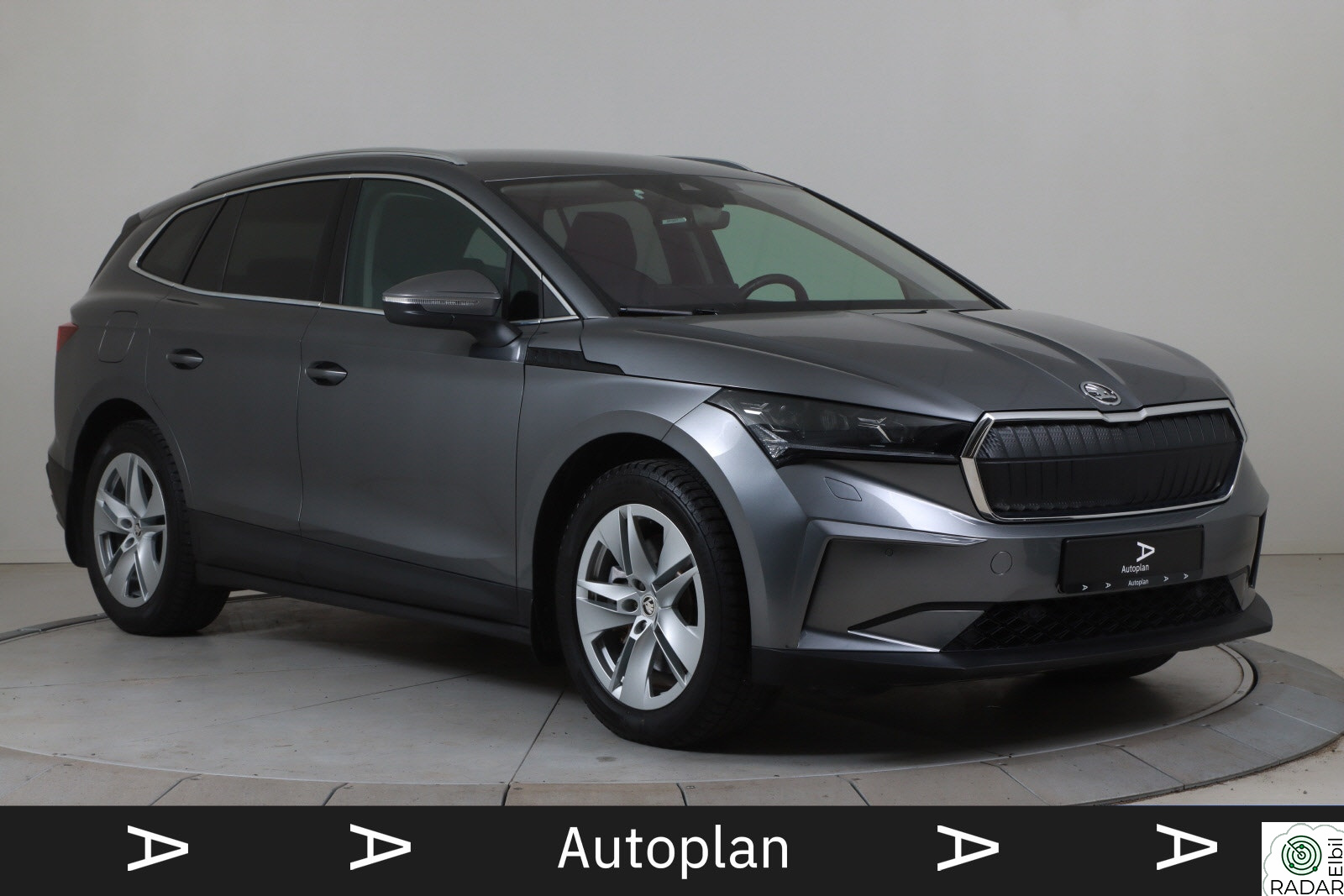 SKODA ENYAQ 80X iV80X ACC Krok Kamera Matrix