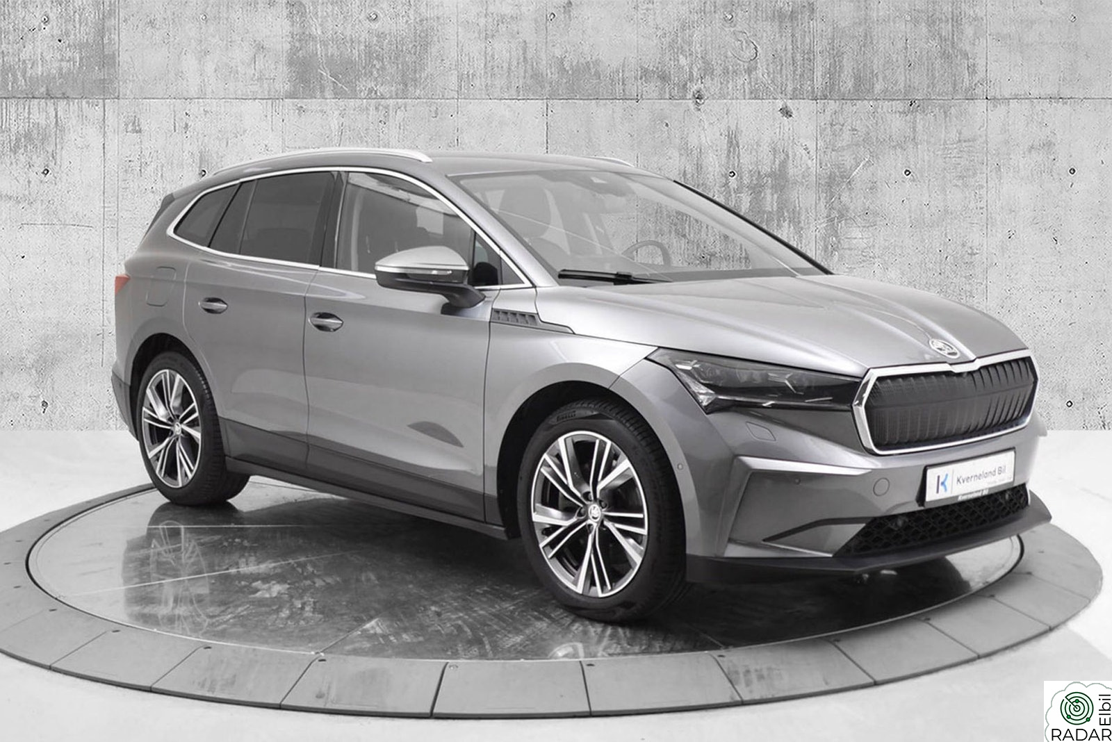 SKODA ENYAQ 80X iV80x / Skinn / Navi / Krok / Kamera