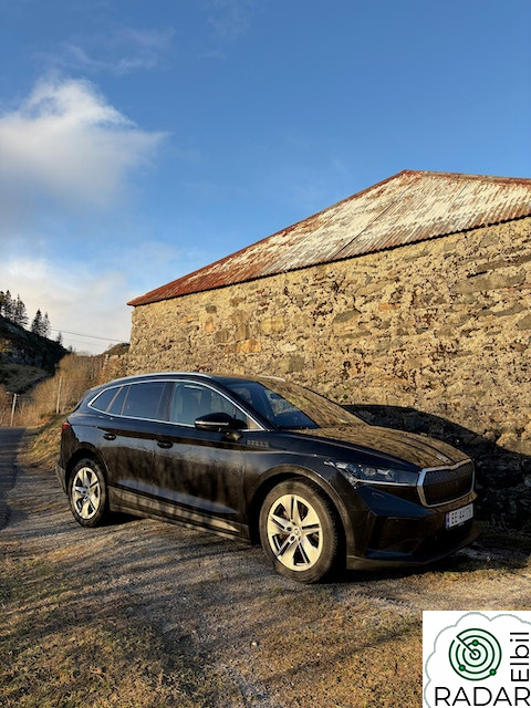 SKODA ENYAQ 80X IV80X - 4x4/panorama soltak/head up/krok/skinn/477km