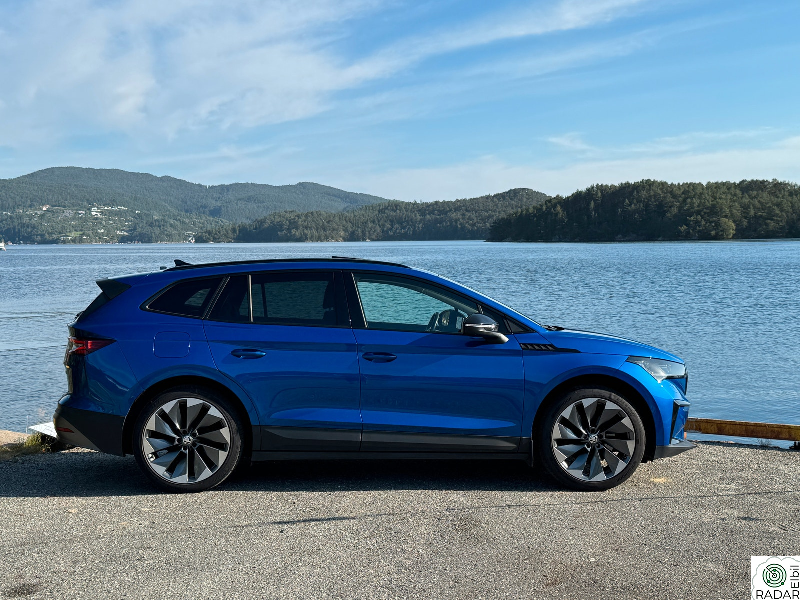SKODA ENYAQ 80X iV80X Skinn//Head-up disp.//Krok//Panorama tak