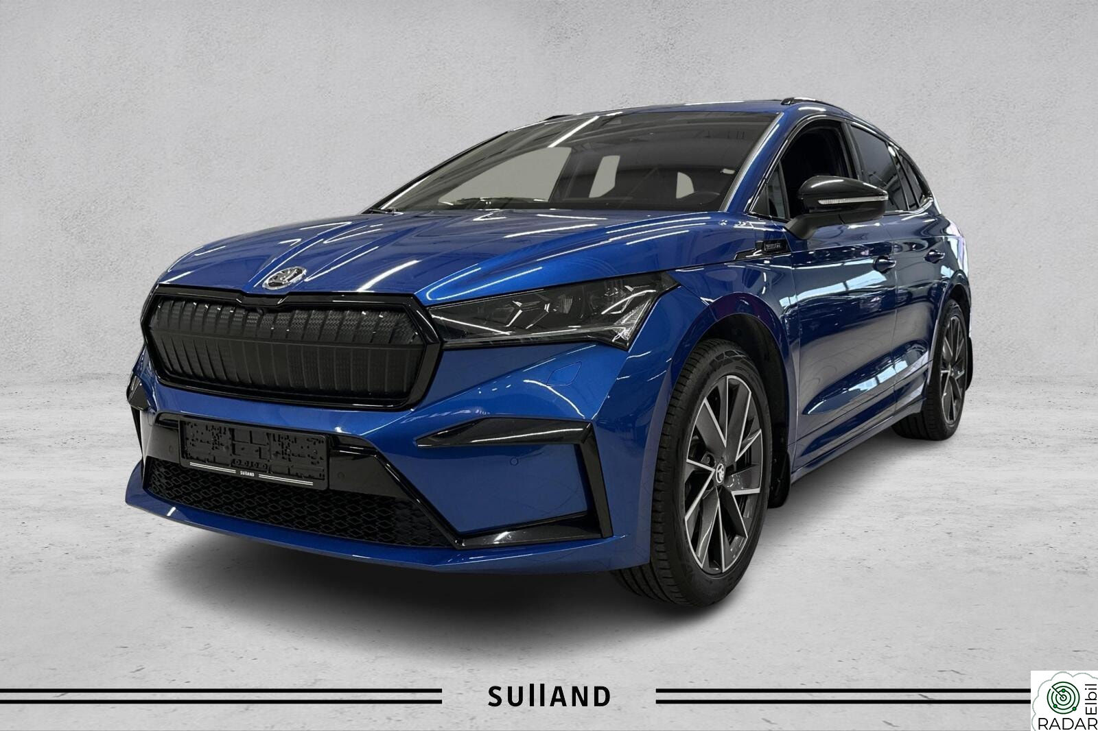 SKODA ENYAQ 80X iV80X Sportline Loaded-Matrix-Varmer-HUD-Krok-360-ACC