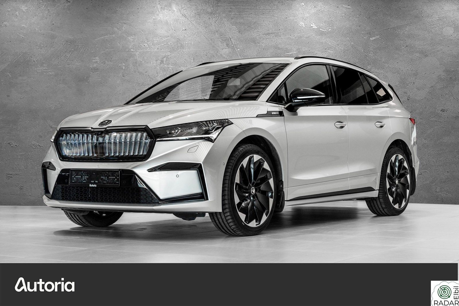 SKODA ENYAQ 80X iv 80x sportline - Lav KM/Krok//HUD/360kamera/DCC+++