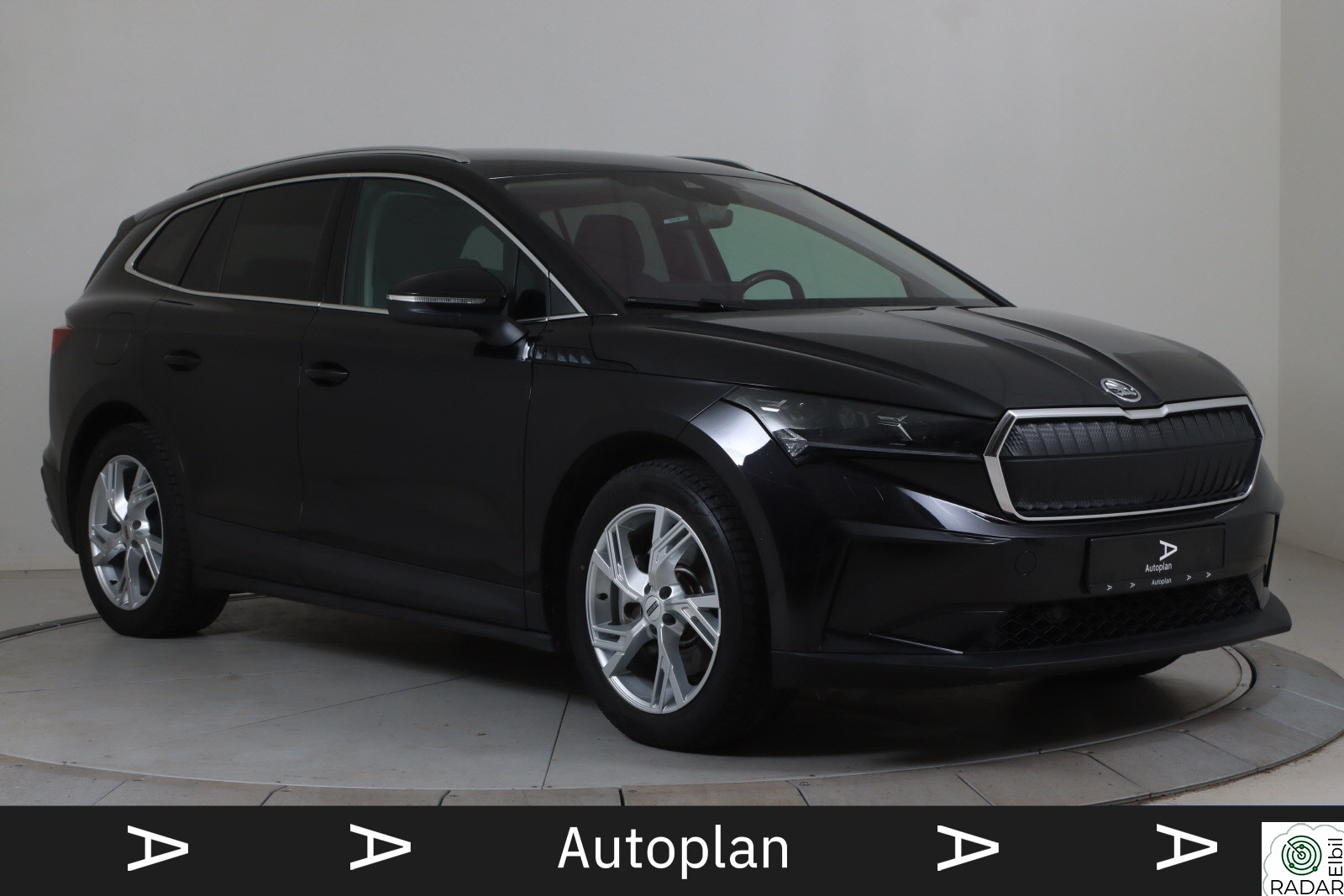 SKODA ENYAQ 80X iV80X ACC Krok Kamera LED Matrix