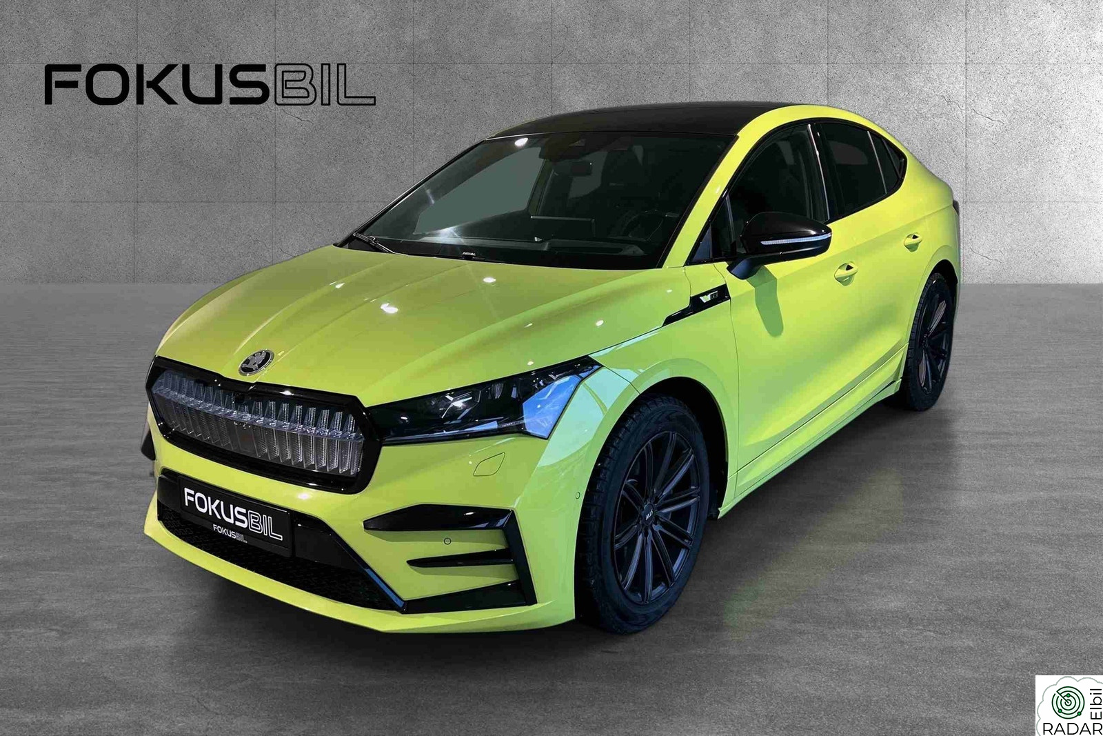 SKODA ENYAQ RS AWD / MAMBA GREEN / TOPPMODELL / PANORAMA / KROK