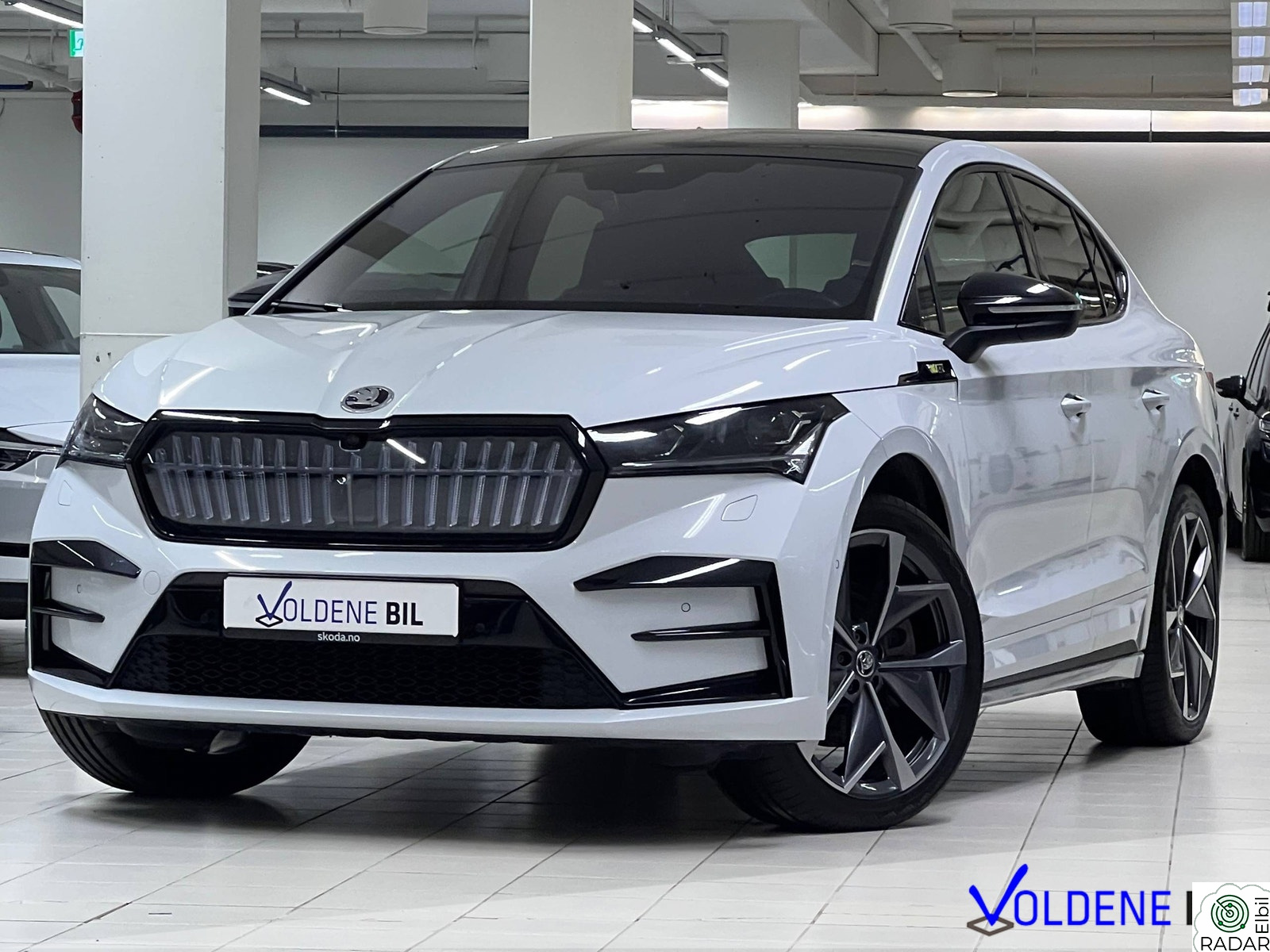 SKODA ENYAQ RS PANORAMA-HF-360-SKINN-MASSASJE-CANTON-HUD-MATRIX-BLIS