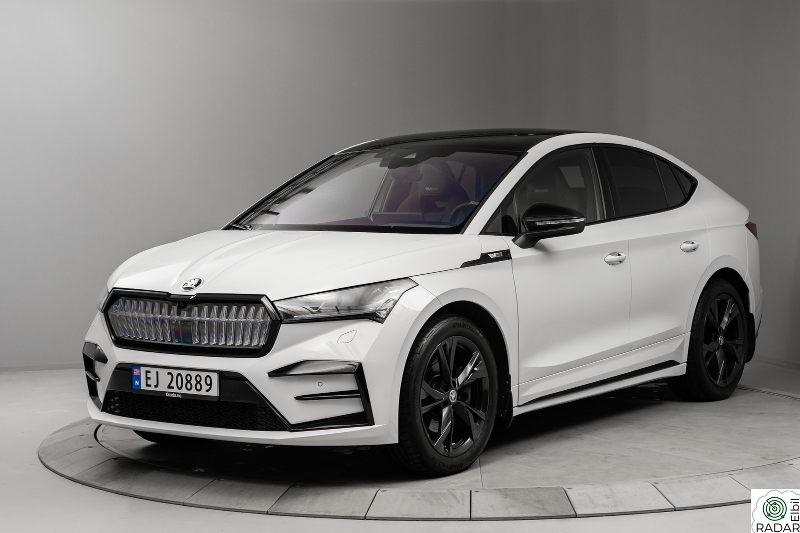 SKODA ENYAQ RS RS 85X AWD / Memory / HUD / ACC / Matrix / H.feste