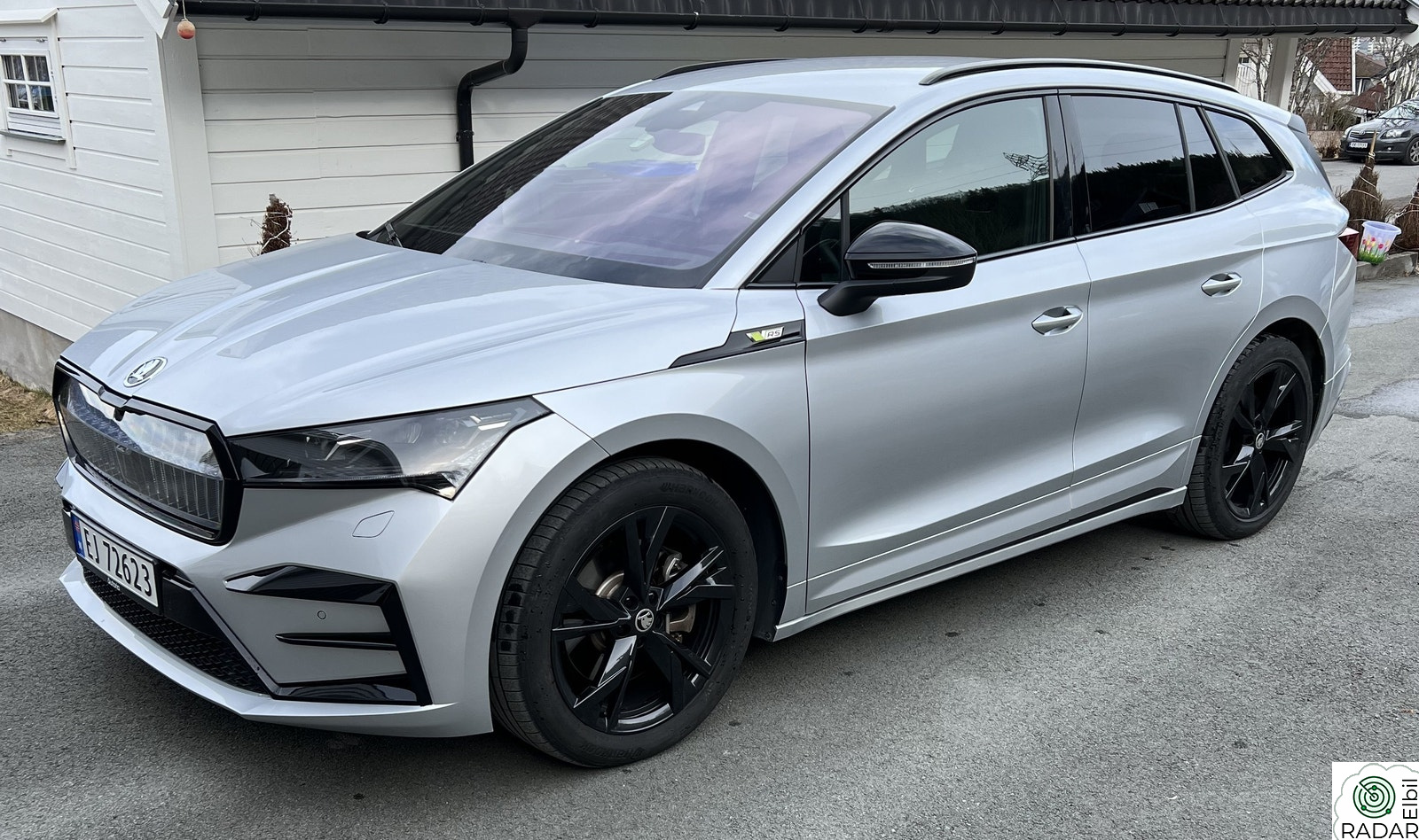 SKODA ENYAQ RS 85x