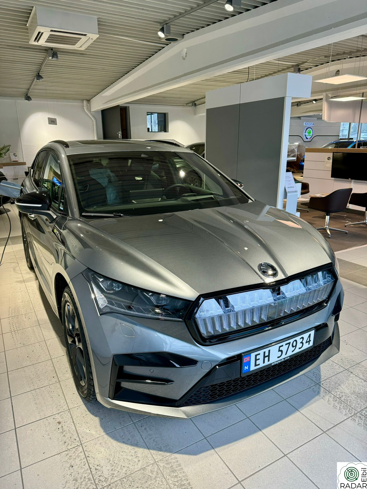 SKODA ENYAQ RS HUD/tilhengerfeste/Bassbrothers/panorama/suite interiør