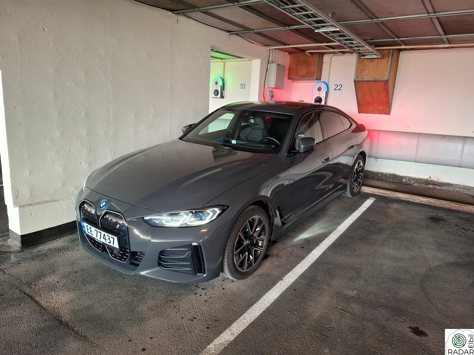 BMW i4 eDrive40 Charged