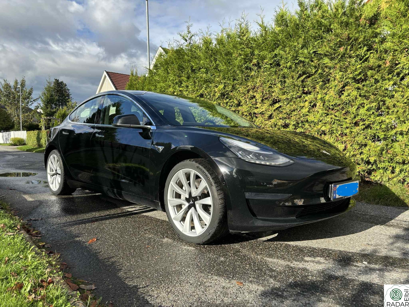 TESLA Model 3 Standard Range PLUS // Autopilot, 19" Sport, Panorama++