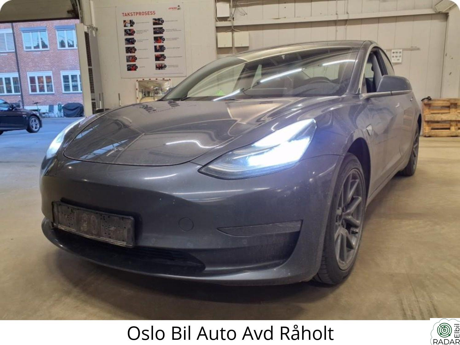 TESLA Model 3 RWD Longrange 560km Autopilot Pano 360 Kam H.Feste