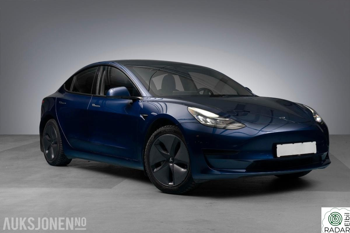 TESLA Model 3 Standard Range RWD