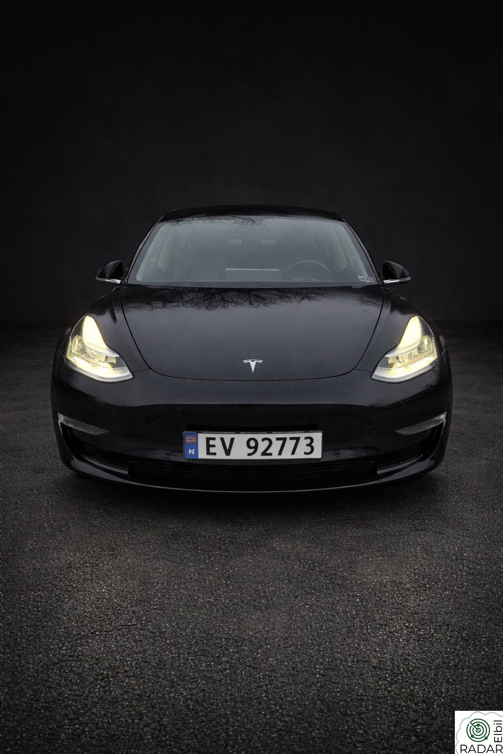 TESLA Model 3 SR/RWD/SKINN/PANO TAK/KROK/AUTOPILOT/LAV KM/KUPP
